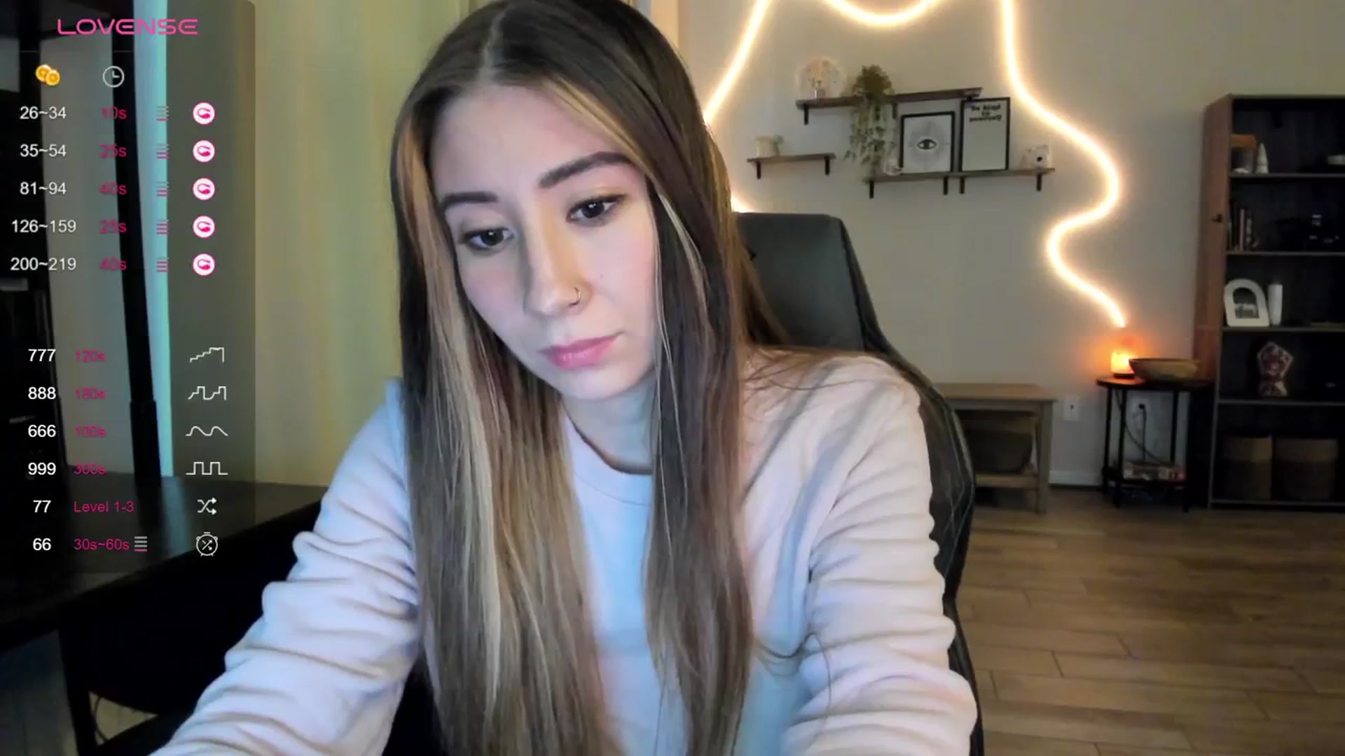 Gallery image thumbnail from killerloryy's myfreecams stream on, 02/21/2024, 21:02 image 17 of 20