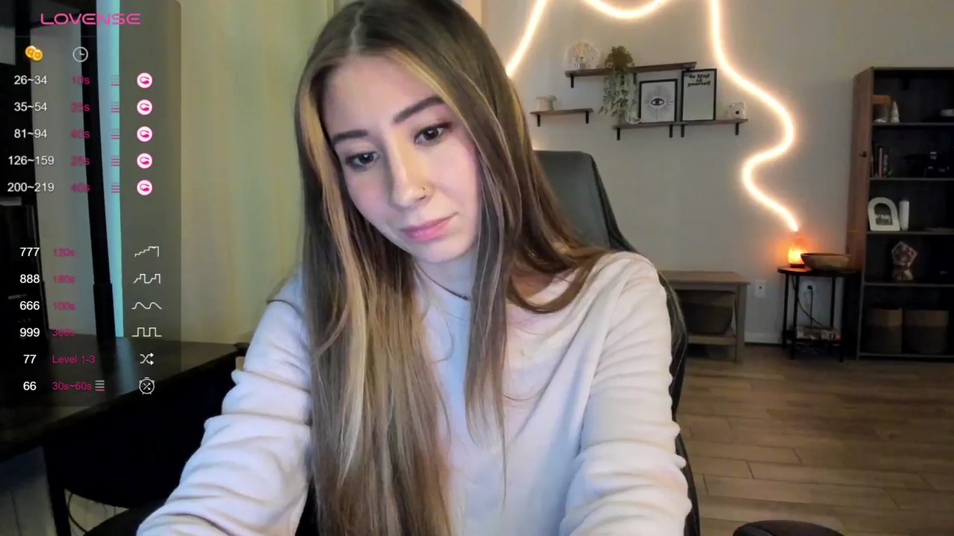 Gallery image thumbnail from killerloryy's myfreecams stream on, 02/21/2024, 21:02 image 10 of 20
