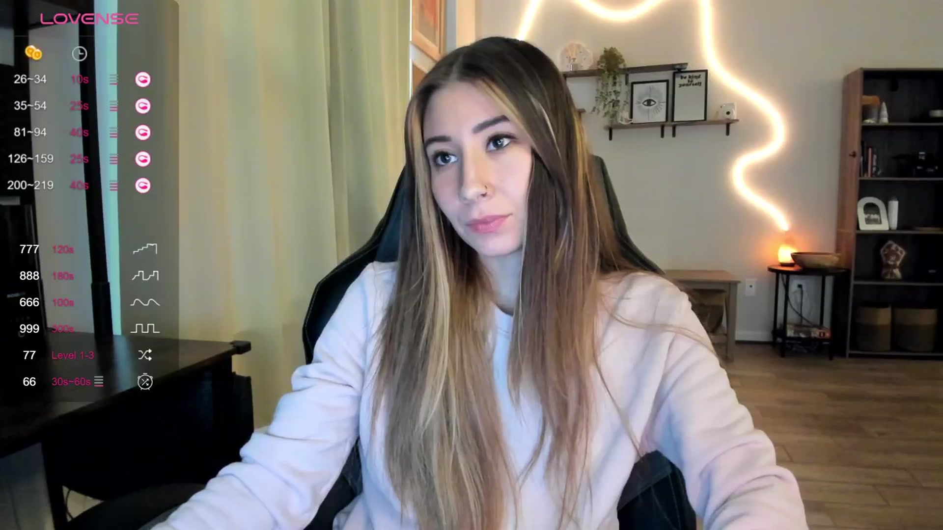 Gallery image thumbnail from killerloryy's myfreecams stream on, 02/21/2024, 21:02 image 16 of 20