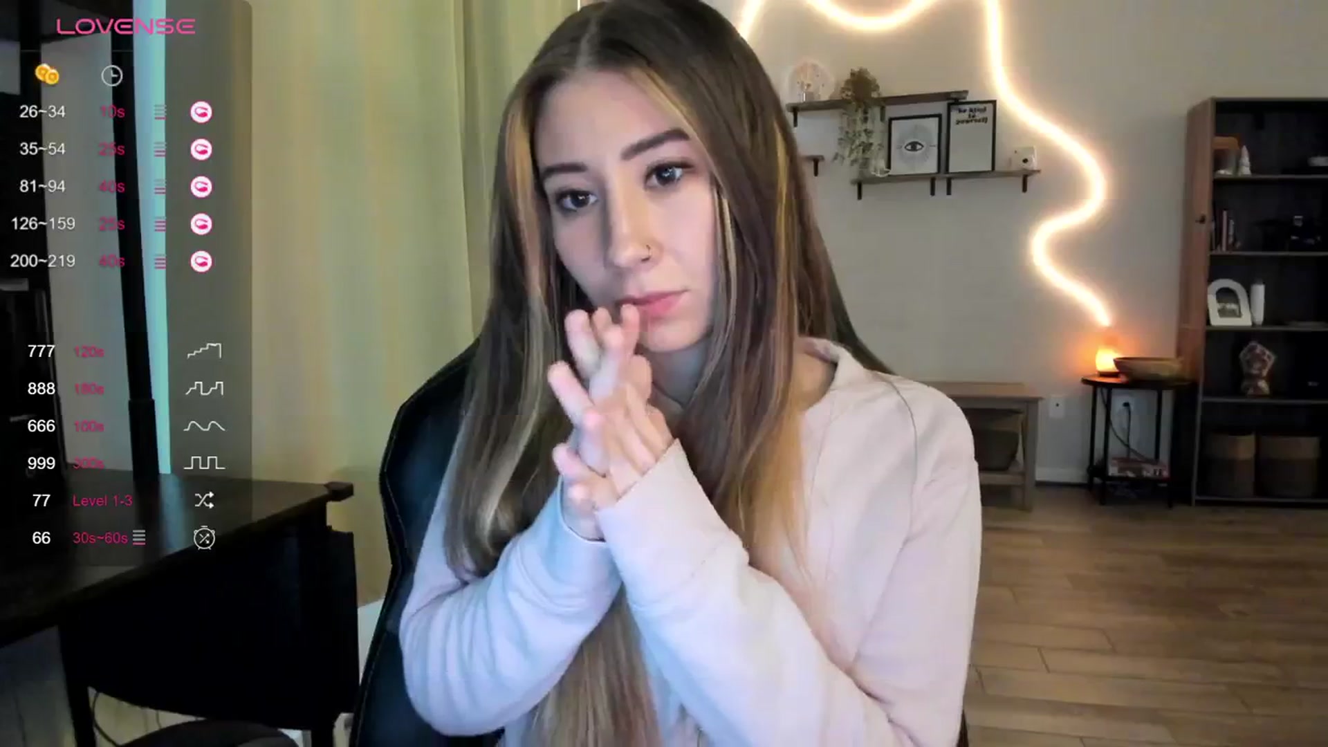 Gallery image thumbnail from killerloryy's myfreecams stream on, 02/21/2024, 21:02 image 4 of 20