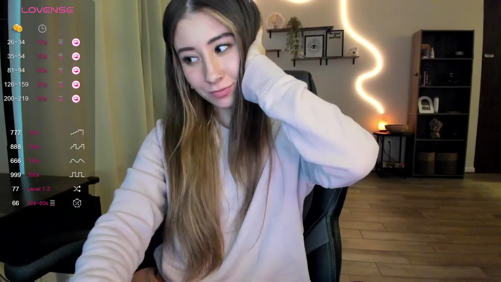 Gallery image thumbnail from killerloryy's myfreecams stream on, 02/21/2024, 22:54 image 10 of 20