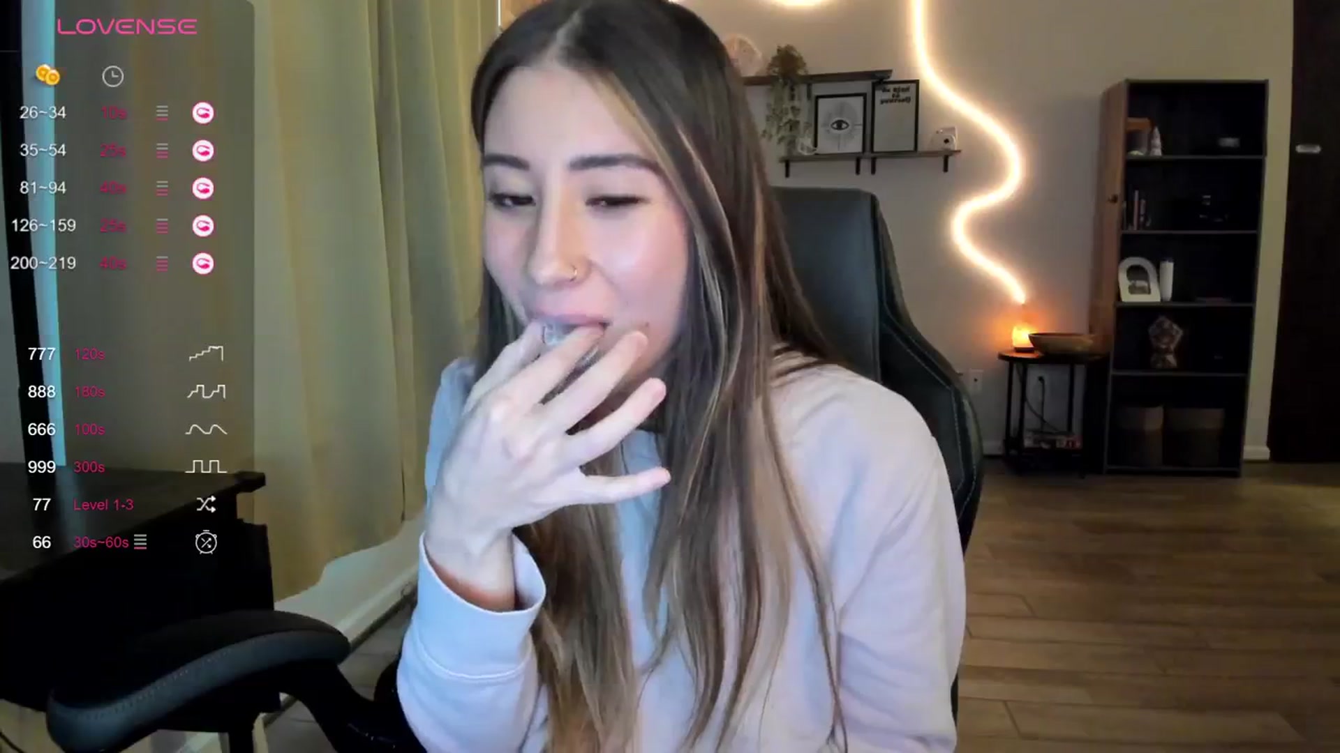 Gallery image thumbnail from killerloryy's myfreecams stream on, 02/21/2024, 22:54 image 6 of 20