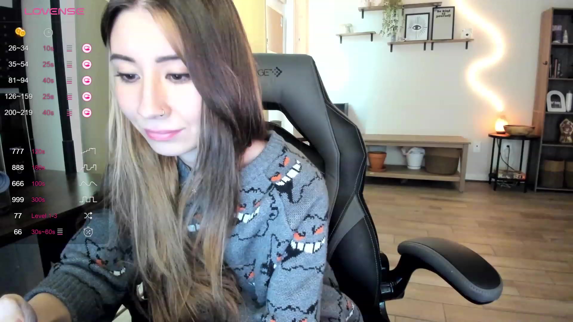 Gallery image thumbnail from killerloryy's myfreecams stream on, 02/22/2024, 18:10 image 13 of 20
