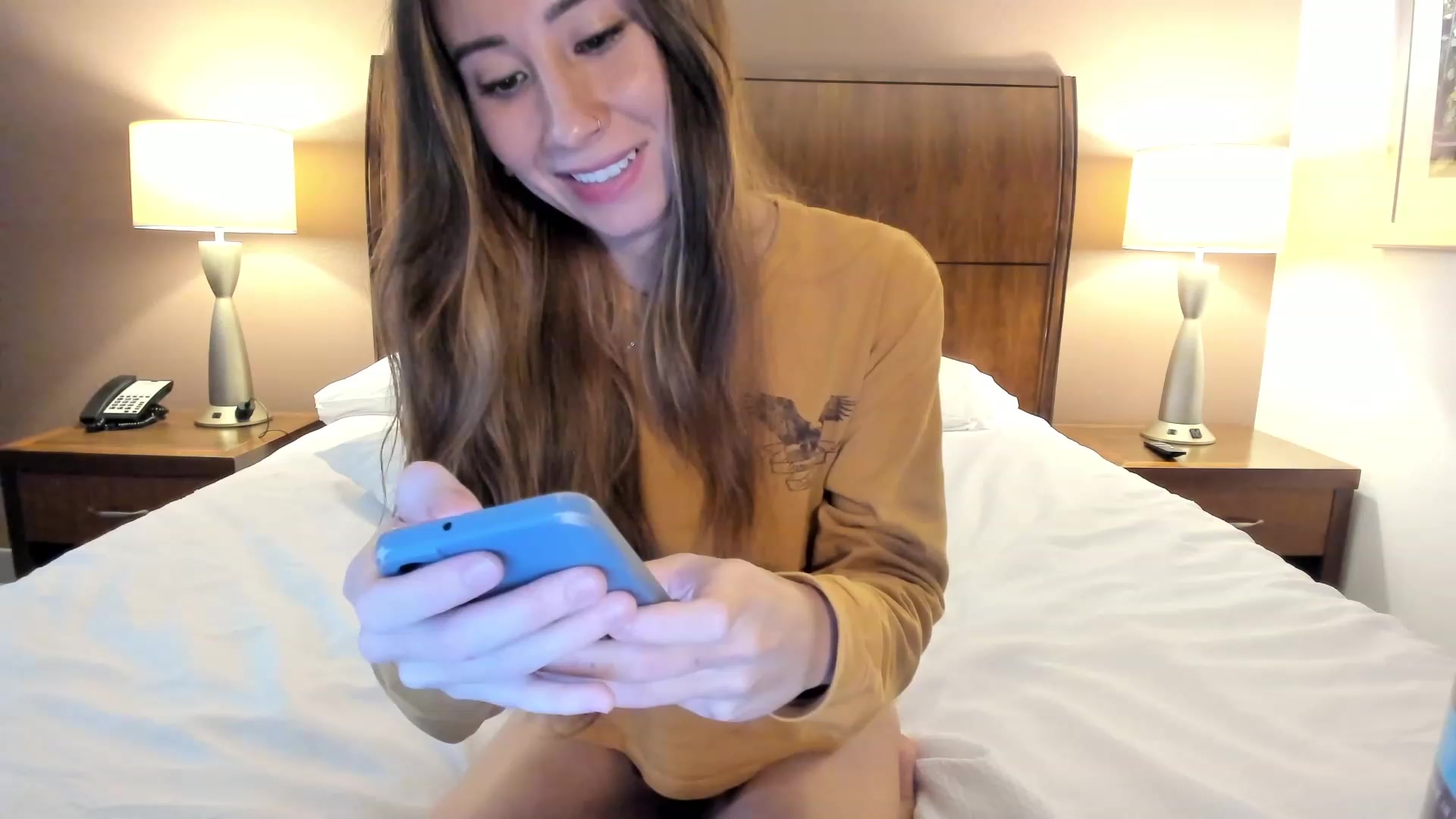 Gallery image thumbnail from killerloryy's myfreecams stream on, 02/26/2024, 20:34 image 8 of 20