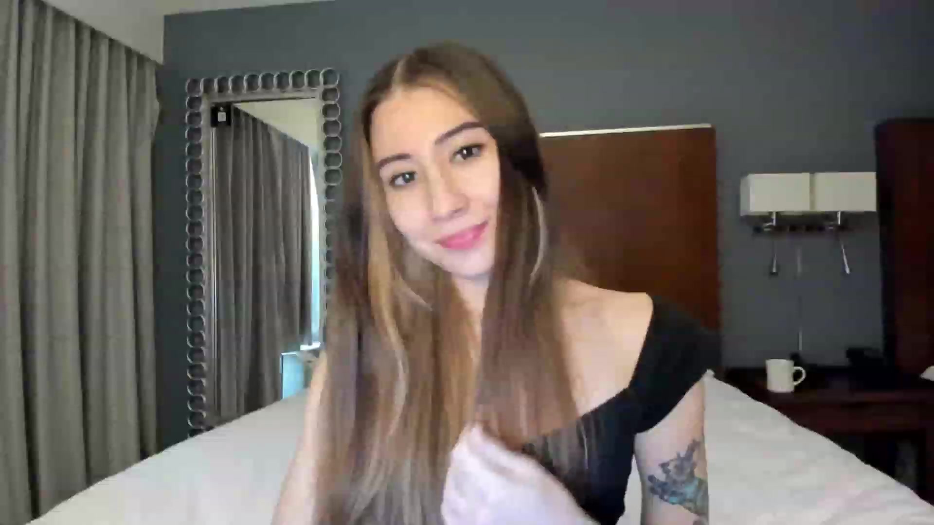Gallery image thumbnail from killerloryy's myfreecams stream on, 02/28/2024, 21:46 image 16 of 20