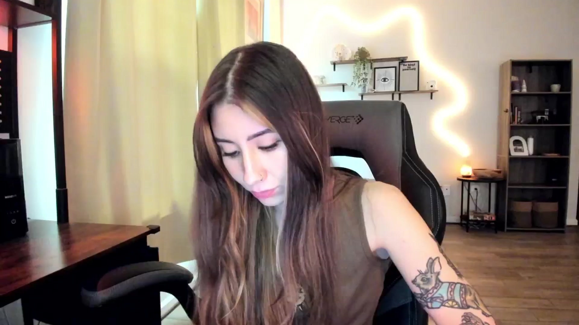 Gallery image thumbnail from killerloryy's myfreecams stream on, 03/06/2024, 19:12 image 12 of 20