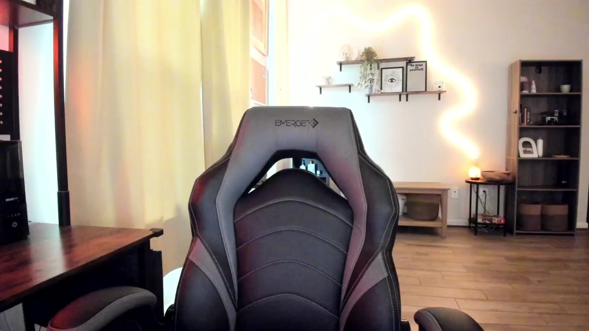 Gallery image thumbnail from killerloryy's myfreecams stream on, 03/06/2024, 19:12 image 11 of 20