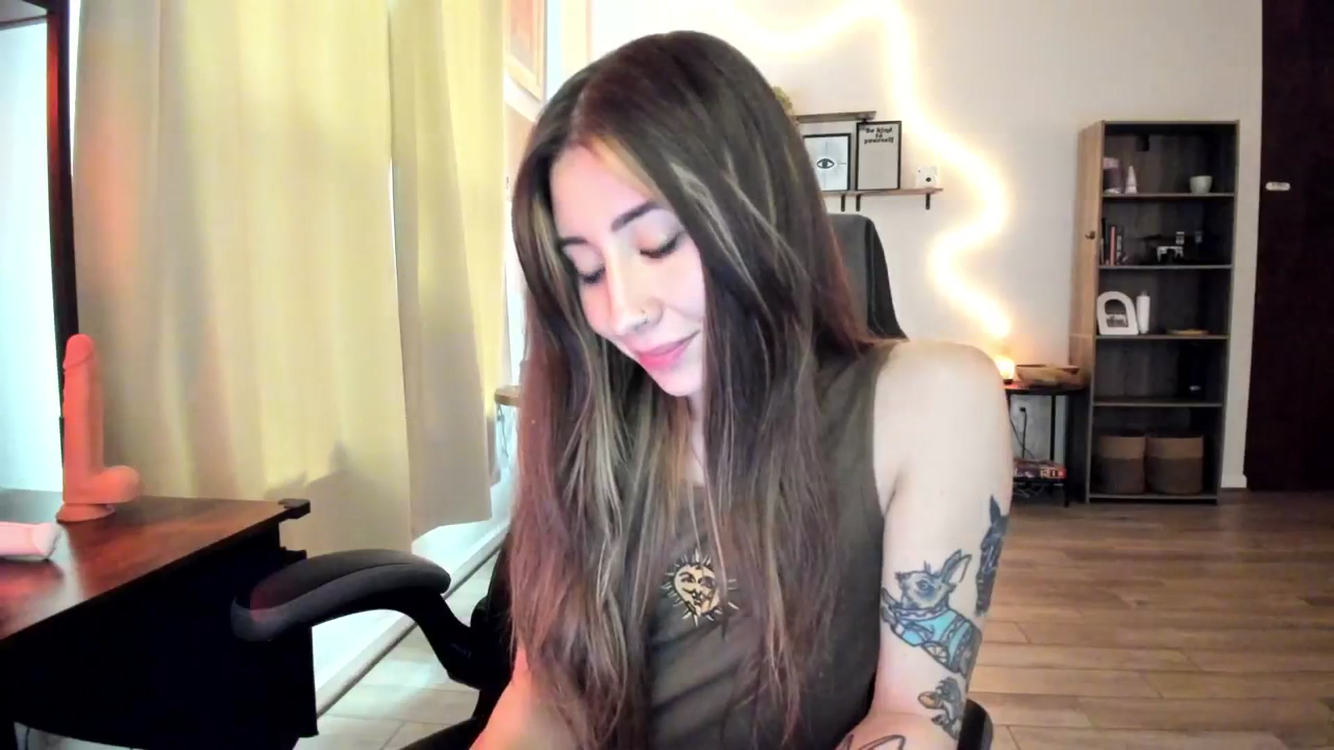 Gallery image thumbnail from killerloryy's myfreecams stream on, 03/06/2024, 19:12 image 19 of 20