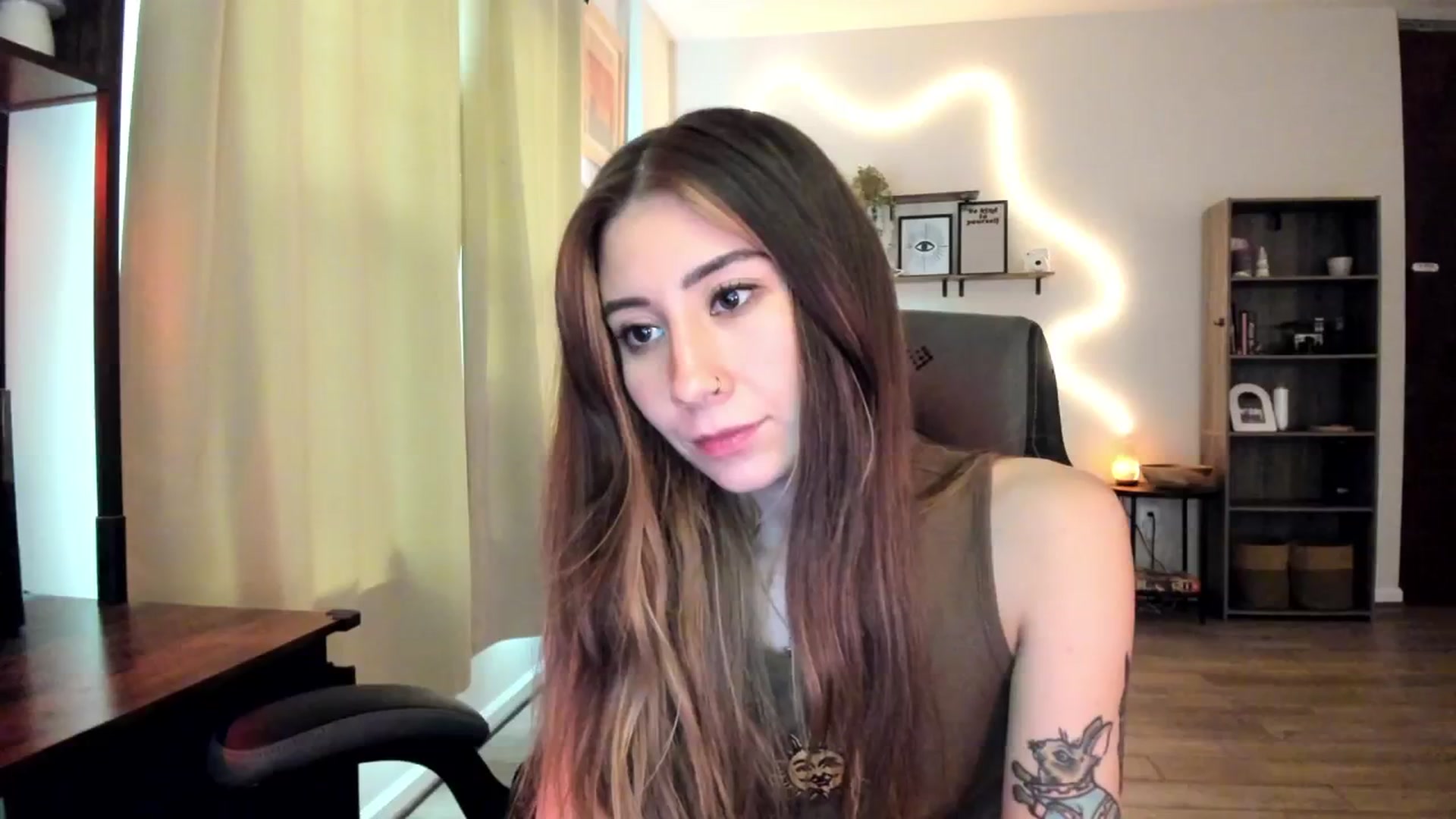 Gallery image thumbnail from killerloryy's myfreecams stream on, 03/06/2024, 19:12 image 9 of 20