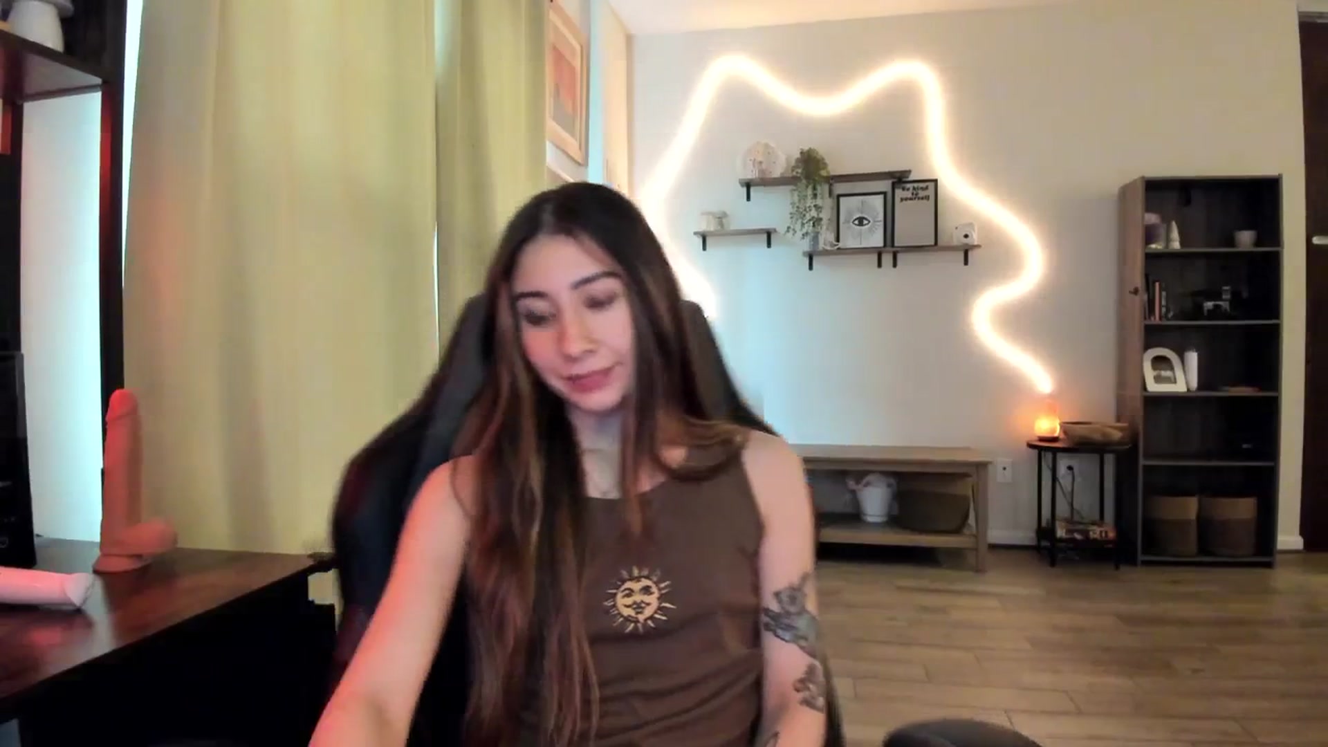Gallery image thumbnail from killerloryy's myfreecams stream on, 03/06/2024, 20:29 image 5 of 20