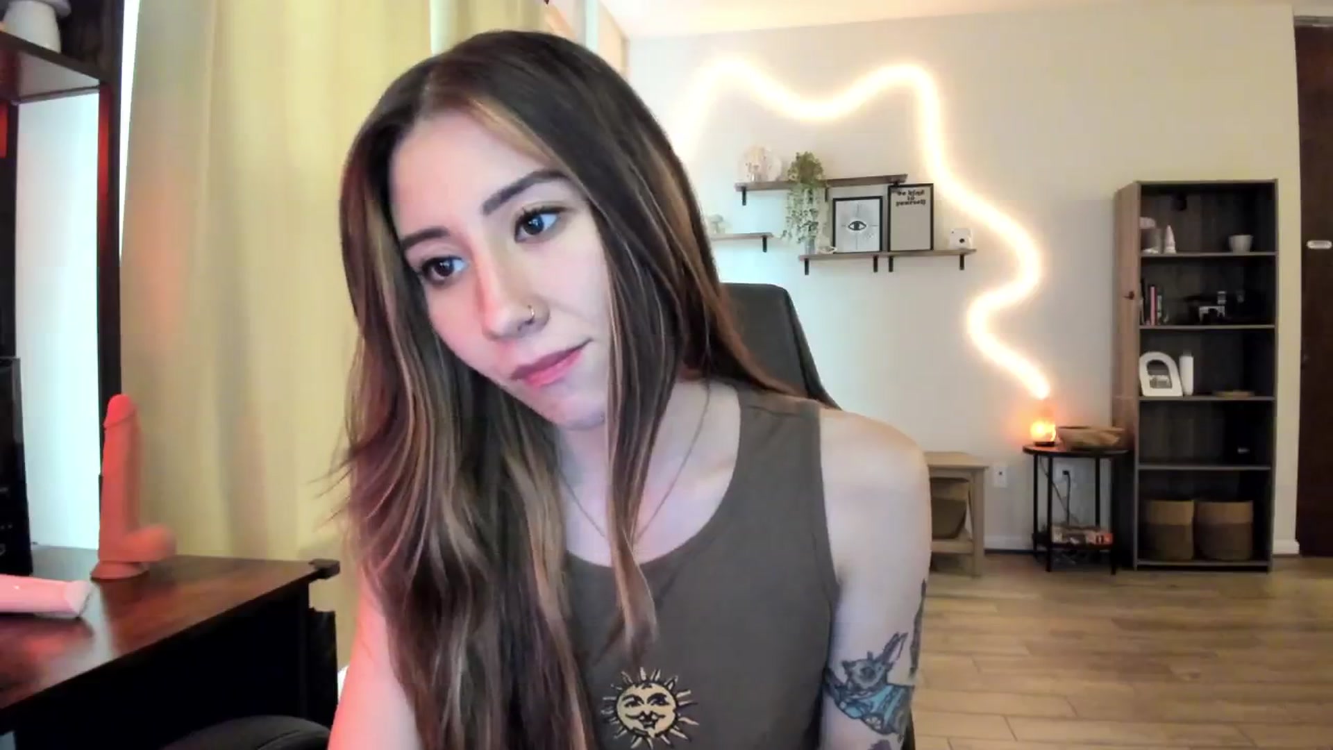 Gallery image thumbnail from killerloryy's myfreecams stream on, 03/06/2024, 20:29 image 2 of 20