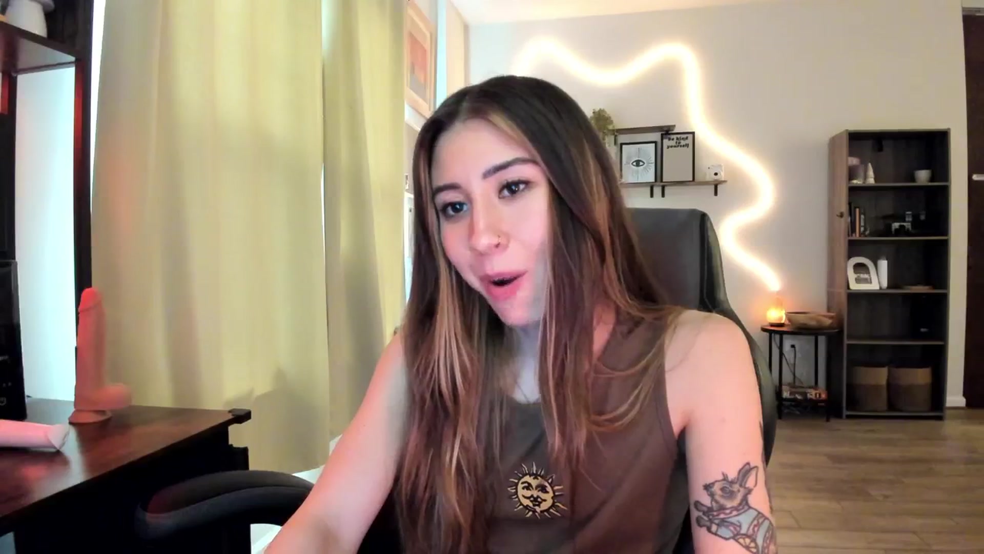 Gallery image thumbnail from killerloryy's myfreecams stream on, 03/06/2024, 20:29 image 7 of 20