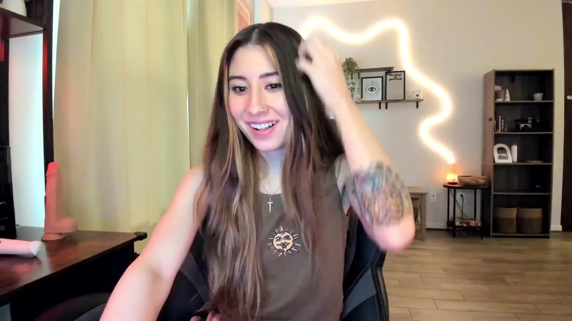 Gallery image thumbnail from killerloryy's myfreecams stream on, 03/06/2024, 20:29 image 11 of 20