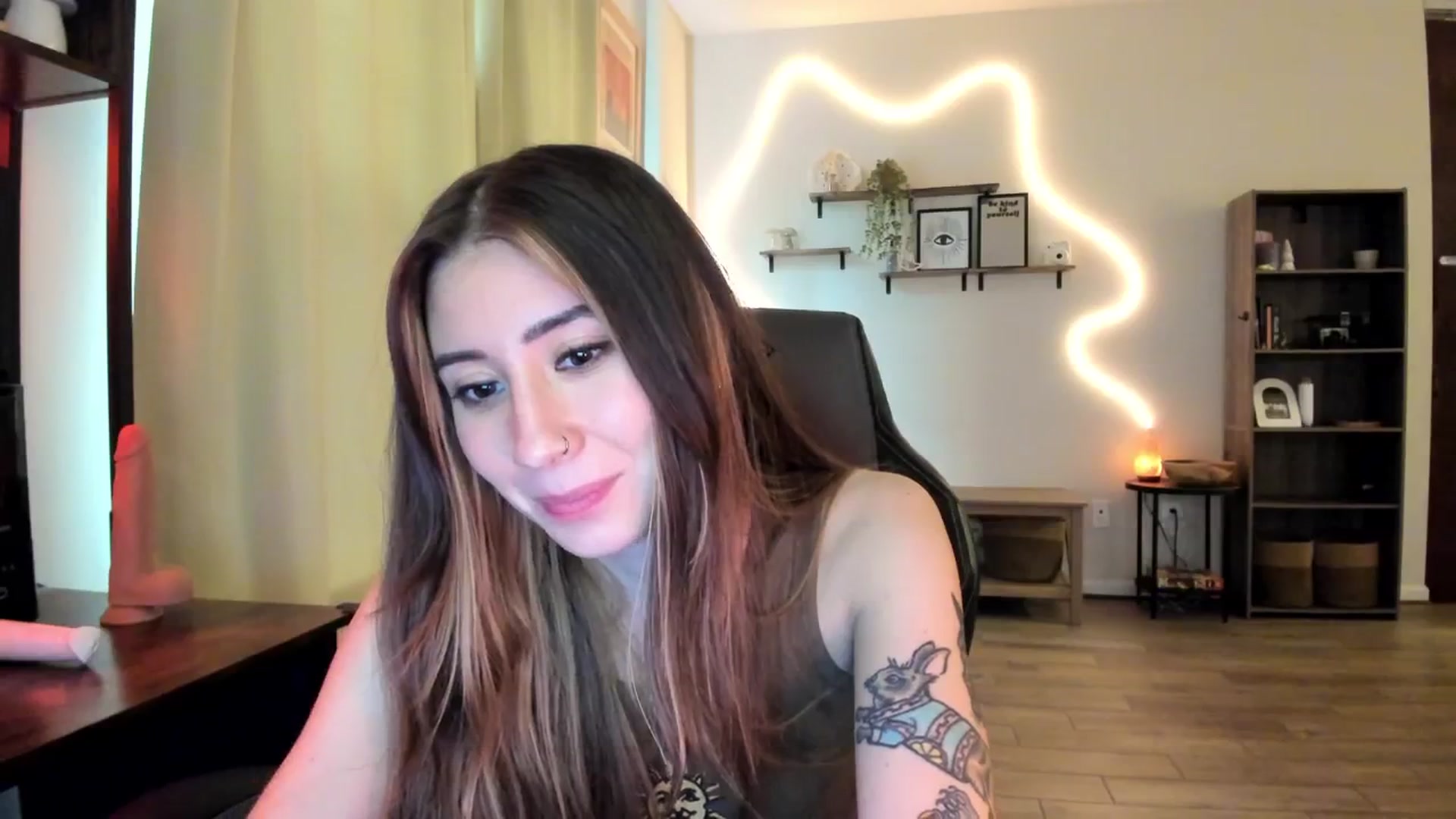 Gallery image thumbnail from killerloryy's myfreecams stream on, 03/06/2024, 20:29 image 10 of 20