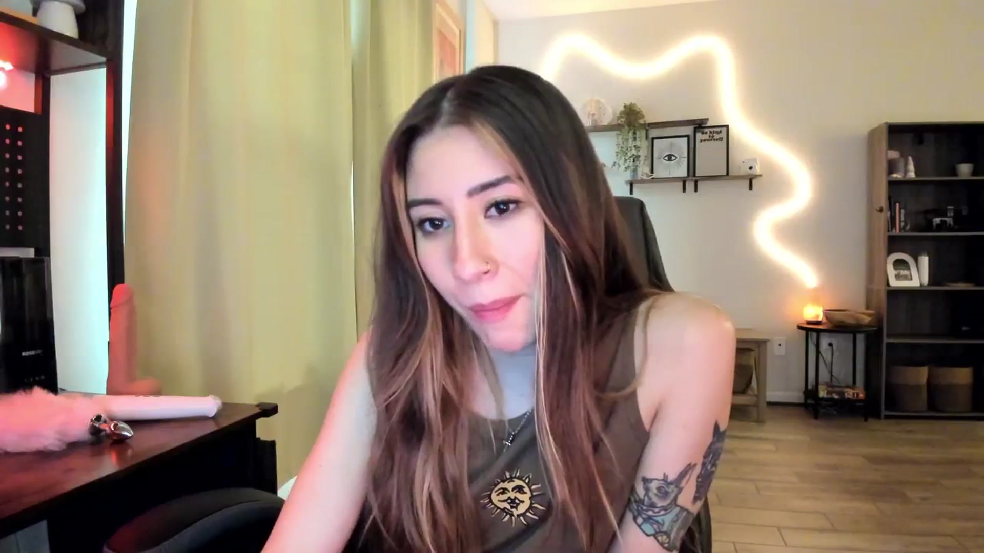 Gallery image thumbnail from killerloryy's myfreecams stream on, 03/06/2024, 20:29 image 20 of 20