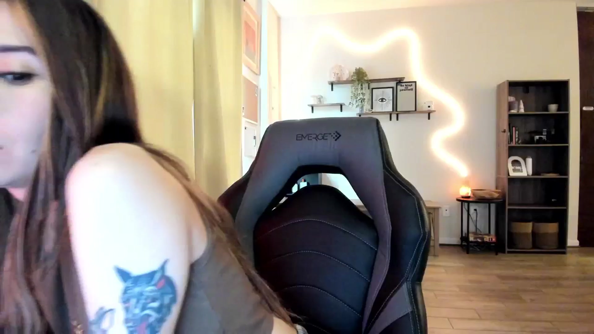 Gallery image thumbnail from killerloryy's myfreecams stream on, 03/06/2024, 20:29 image 3 of 20