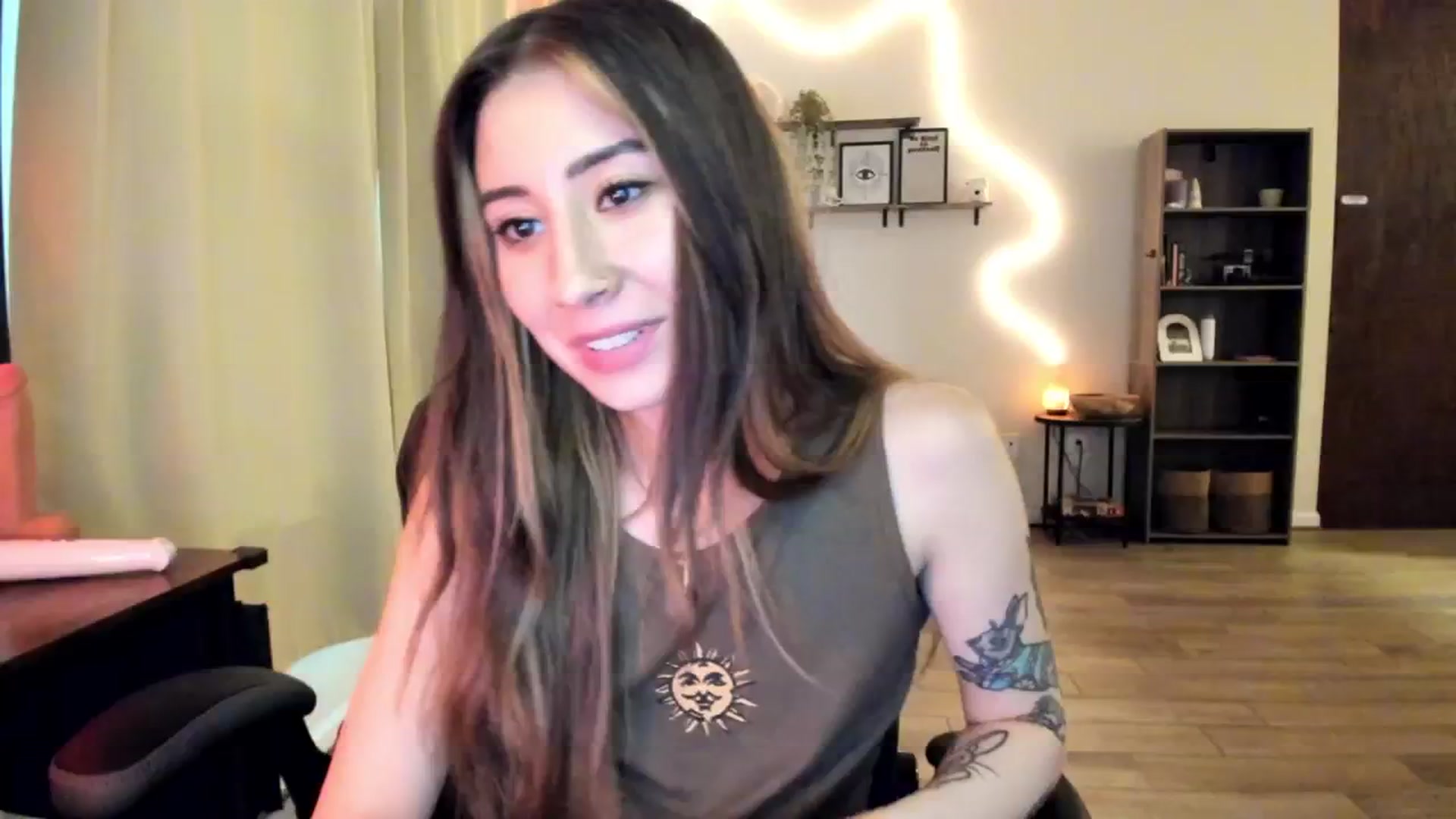 Gallery image thumbnail from killerloryy's myfreecams stream on, 03/06/2024, 21:45 image 15 of 20