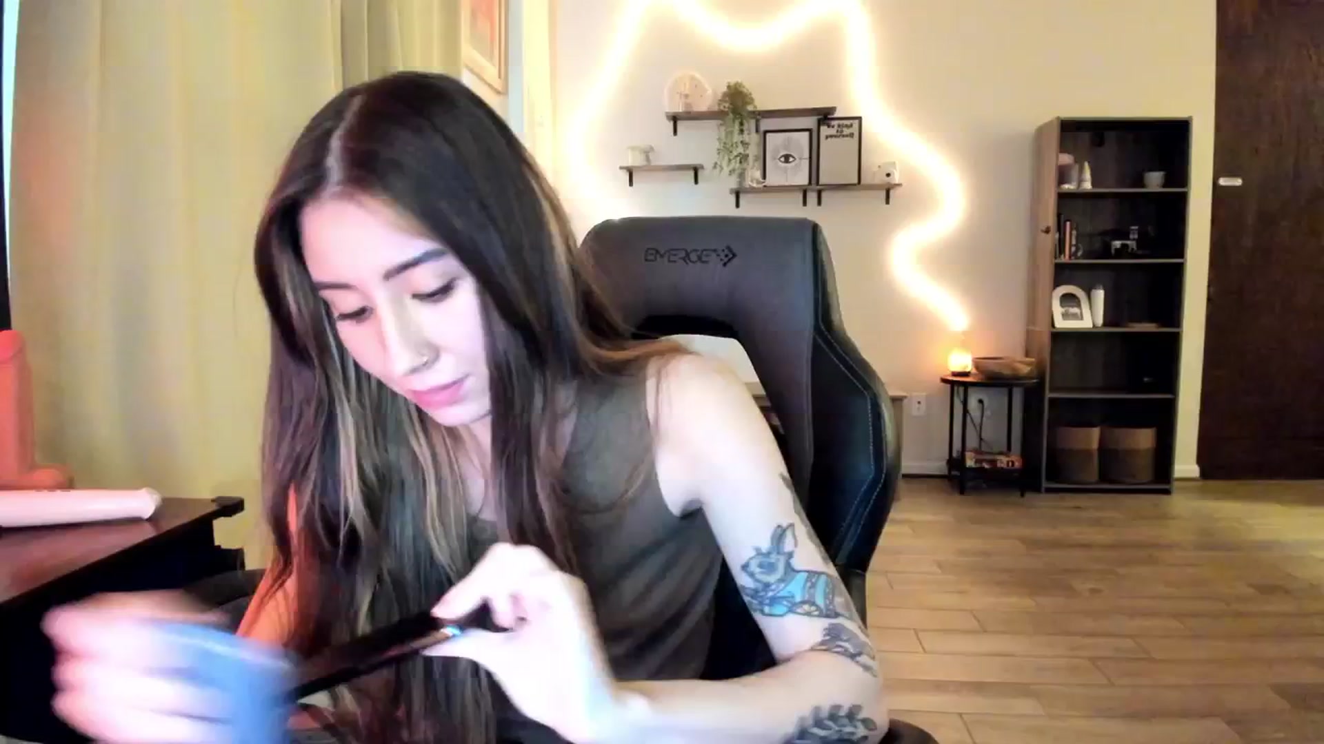 Gallery image thumbnail from killerloryy's myfreecams stream on, 03/06/2024, 21:45 image 18 of 20