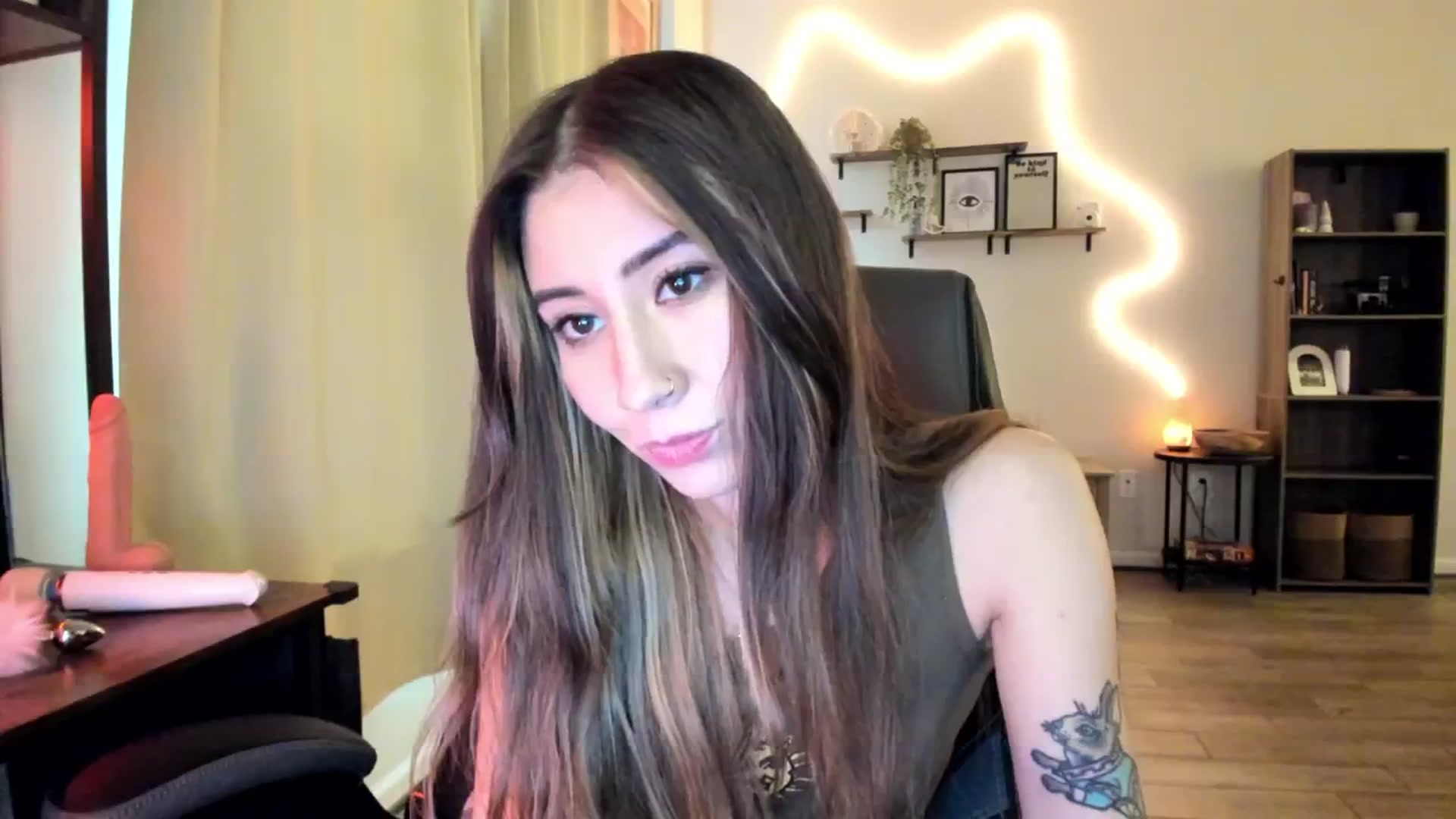 Gallery image thumbnail from killerloryy's myfreecams stream on, 03/06/2024, 21:45 image 10 of 20