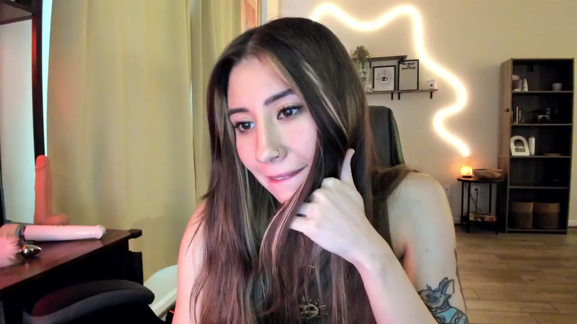 Gallery image thumbnail from killerloryy's myfreecams stream on, 03/06/2024, 21:45 image 9 of 20