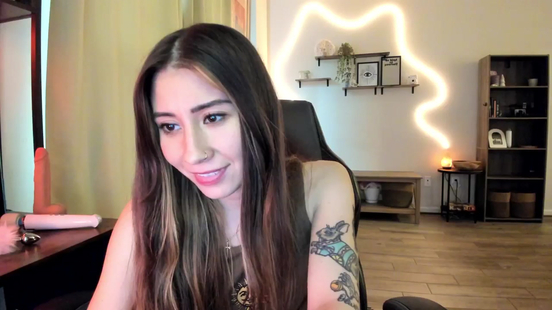 Gallery image thumbnail from killerloryy's myfreecams stream on, 03/06/2024, 21:45 image 5 of 20