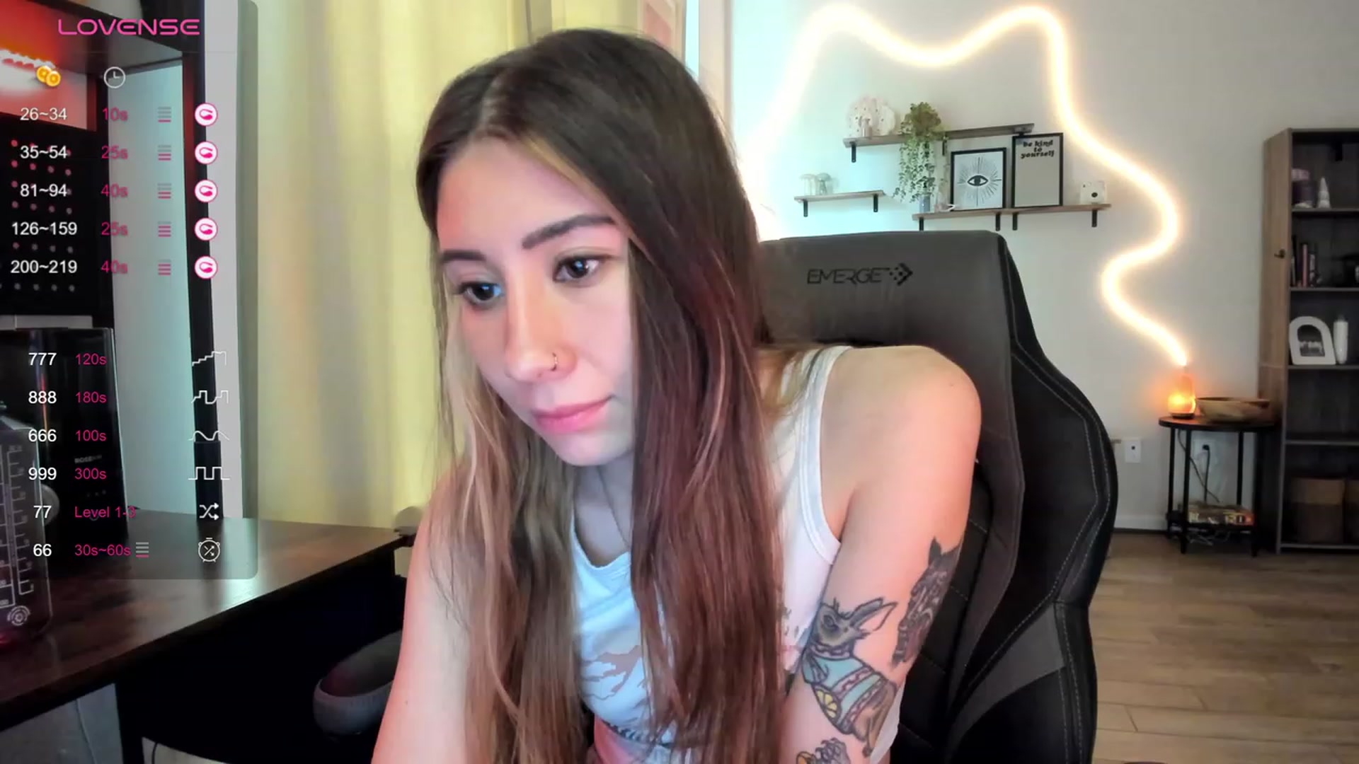 Gallery image thumbnail from killerloryy's myfreecams stream on, 03/07/2024, 18:37 image 6 of 20