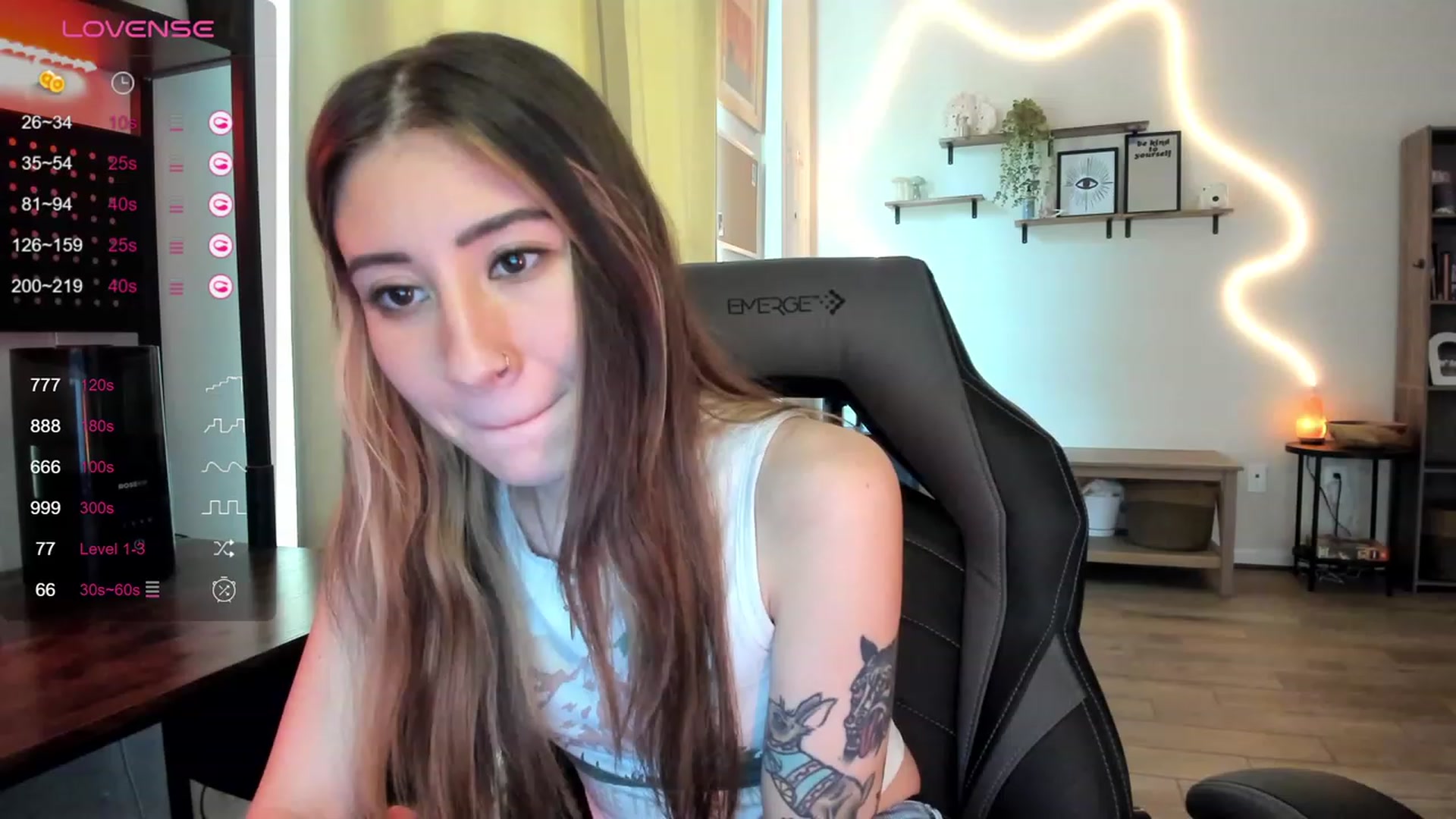 Gallery image thumbnail from killerloryy's myfreecams stream on, 03/07/2024, 18:37 image 4 of 20
