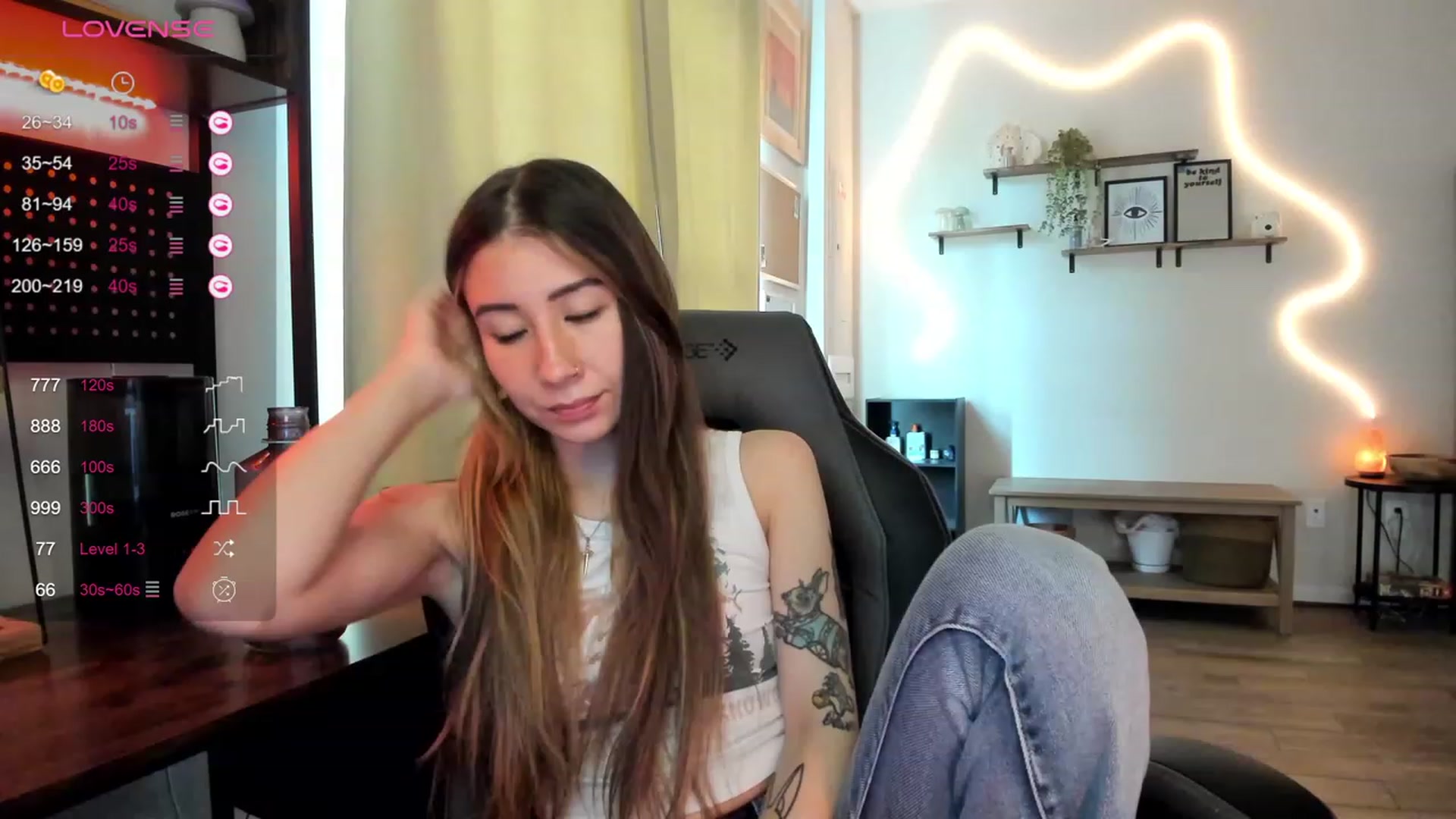 Gallery image thumbnail from killerloryy's myfreecams stream on, 03/07/2024, 18:37 image 14 of 20