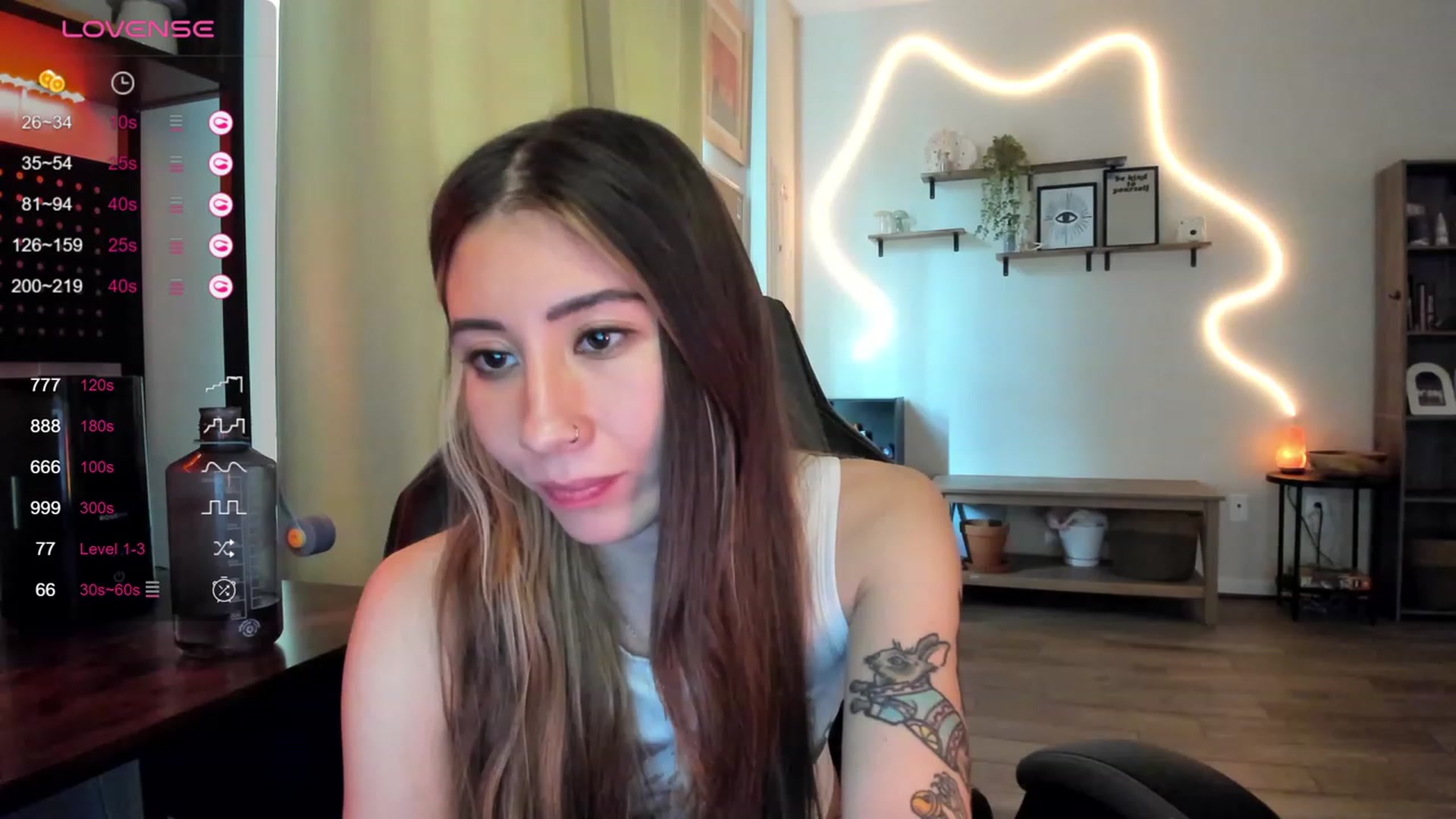 Gallery image thumbnail from killerloryy's myfreecams stream on, 03/07/2024, 18:37 image 13 of 20