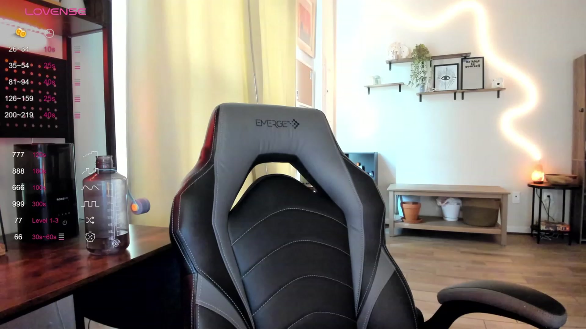 Gallery image thumbnail from killerloryy's myfreecams stream on, 03/07/2024, 18:37 image 10 of 20