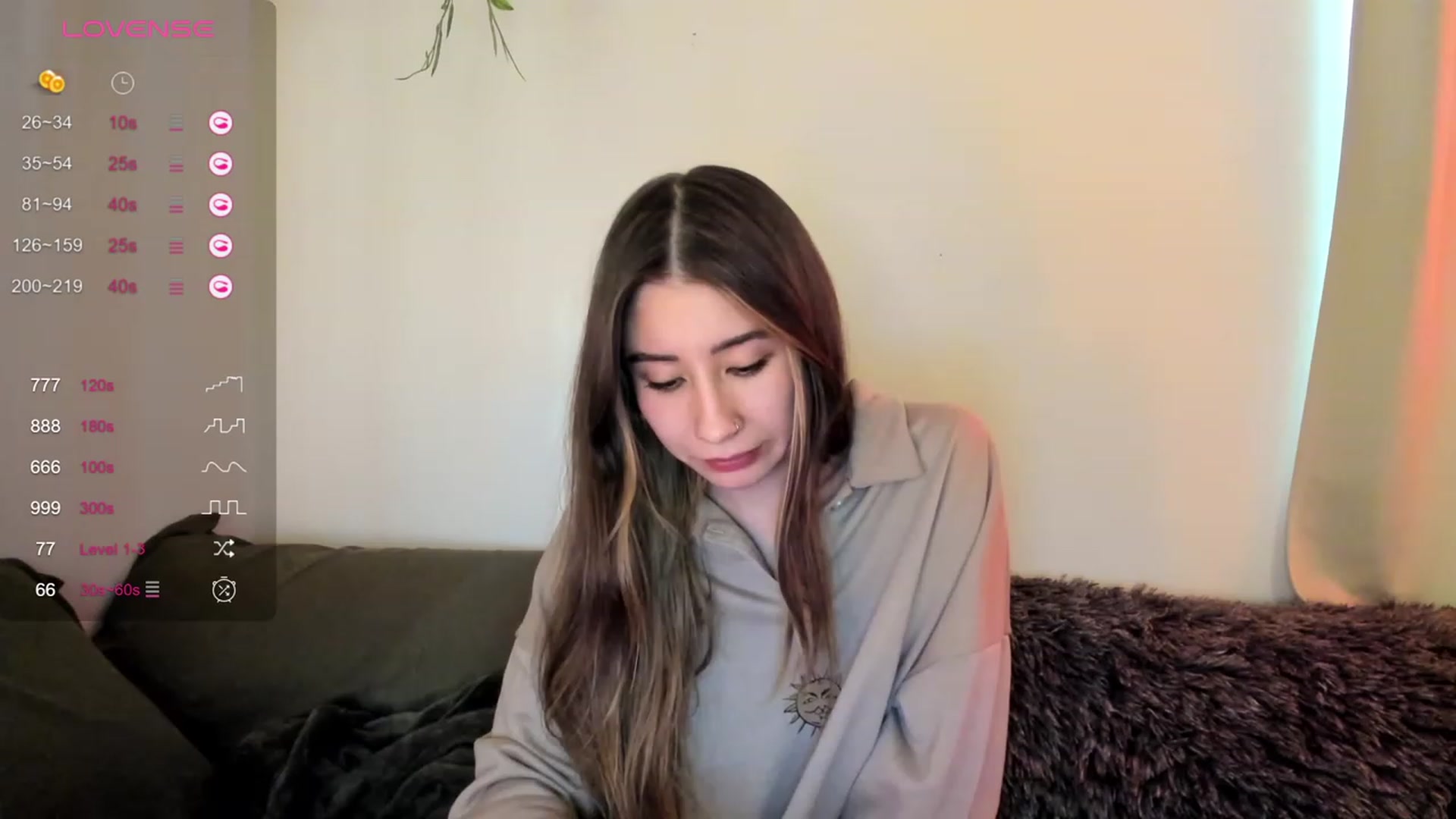 Gallery image thumbnail from killerloryy's myfreecams stream on, 03/14/2024, 21:01 image 17 of 20