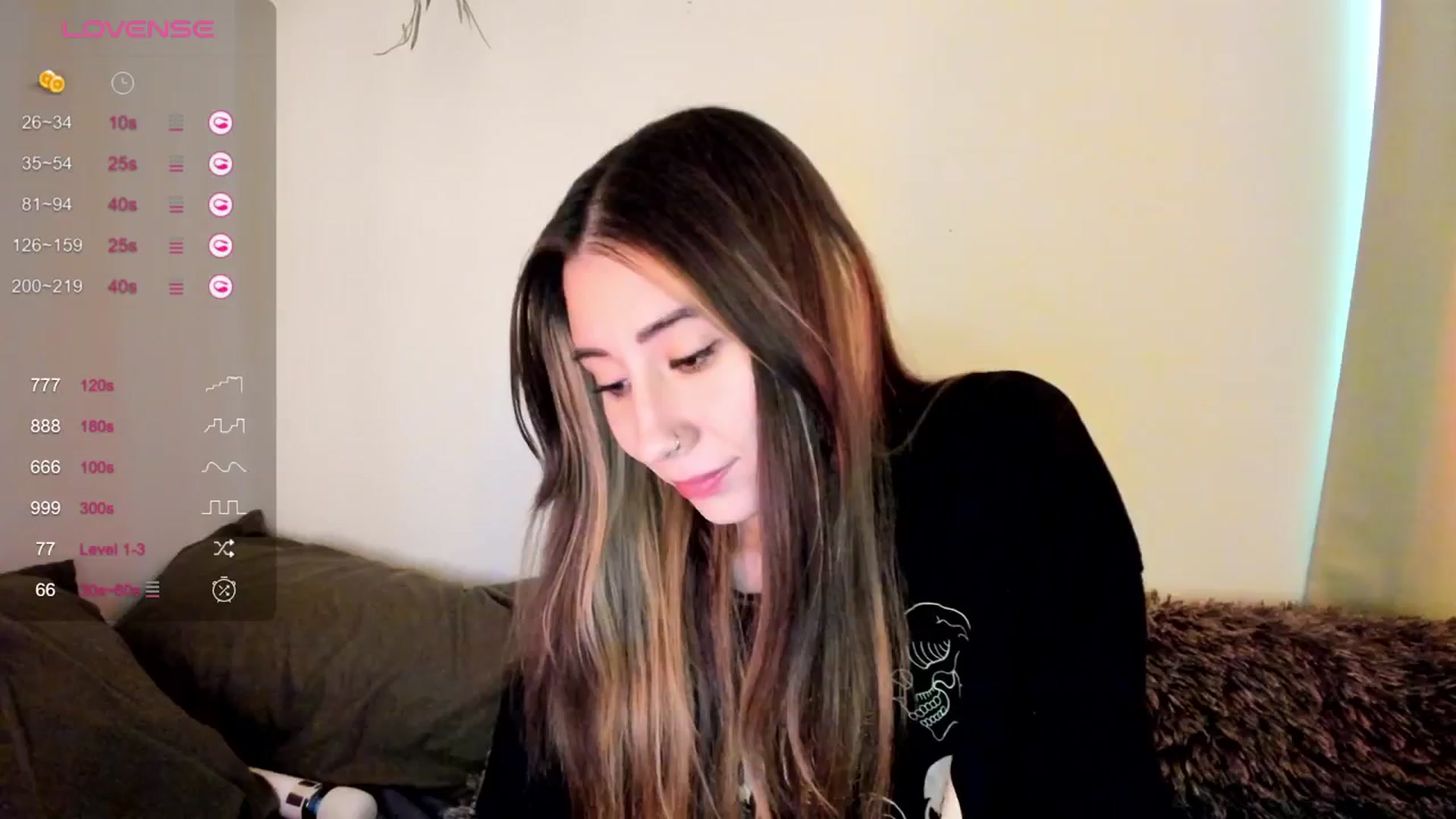 Gallery image thumbnail from killerloryy's myfreecams stream on, 03/19/2024, 18:07 image 16 of 20