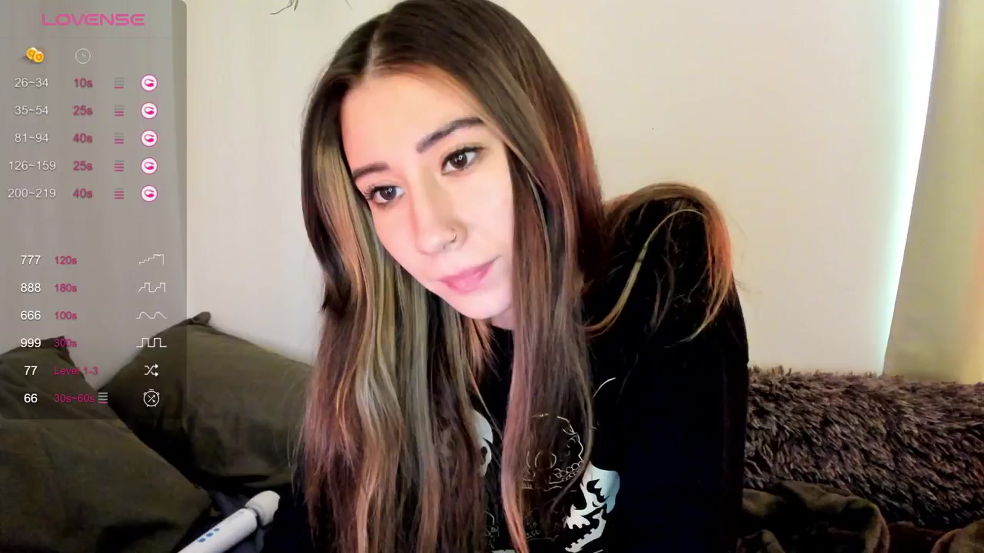 Gallery image thumbnail from killerloryy's myfreecams stream on, 03/19/2024, 18:07 image 4 of 20