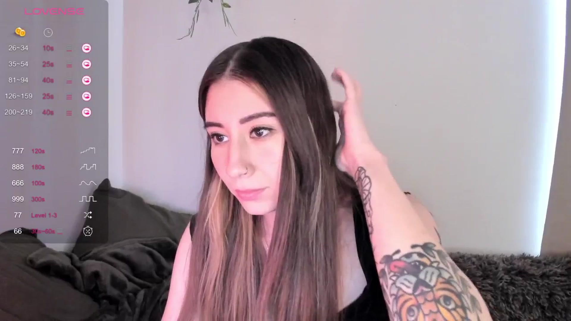 Gallery image thumbnail from killerloryy's myfreecams stream on, 03/21/2024, 18:37 image 18 of 20