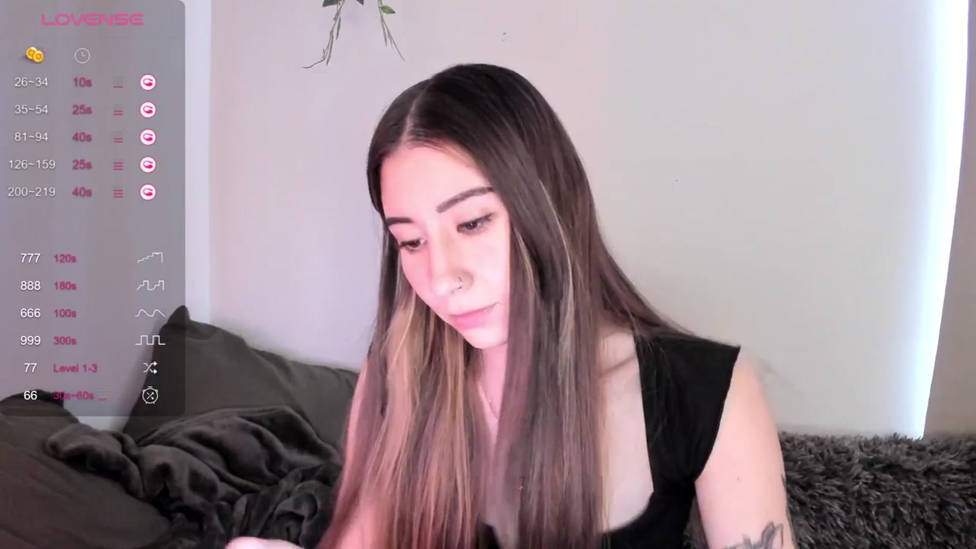 Gallery image thumbnail from killerloryy's myfreecams stream on, 03/21/2024, 18:37 image 16 of 20