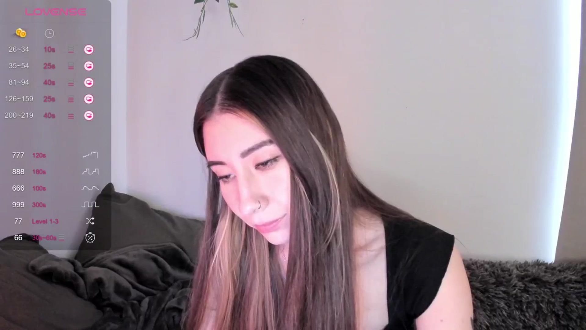 Gallery image thumbnail from killerloryy's myfreecams stream on, 03/21/2024, 18:37 image 14 of 20