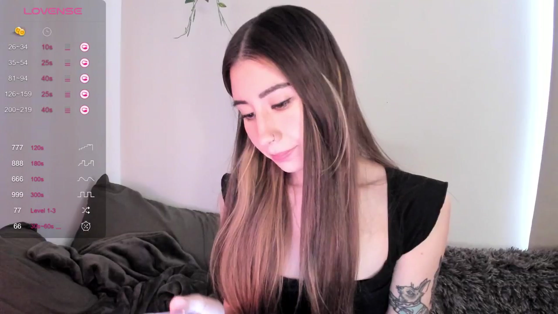 Gallery image thumbnail from killerloryy's myfreecams stream on, 03/21/2024, 18:37 image 9 of 20