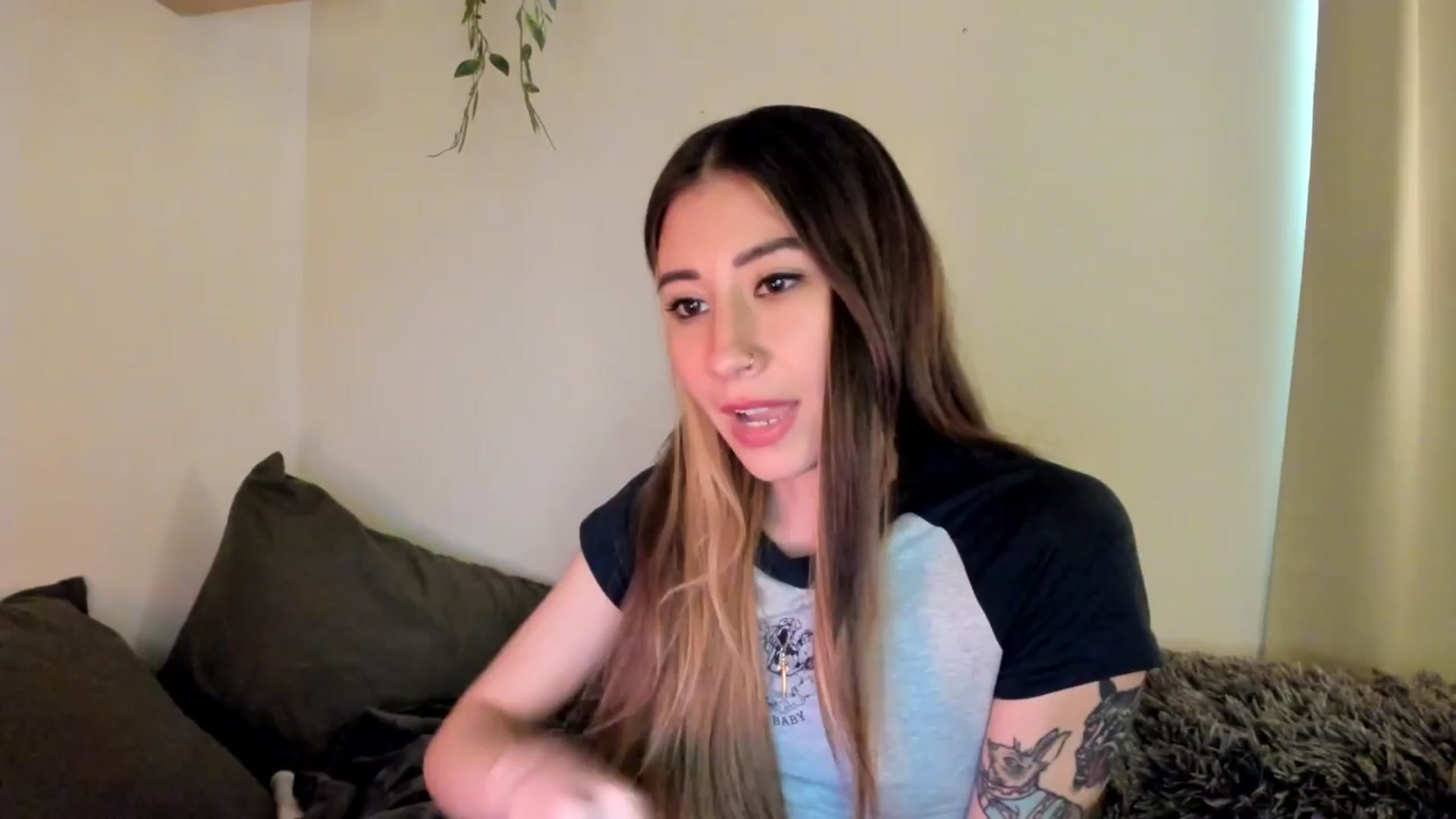 Gallery image thumbnail from killerloryy's myfreecams stream on, 03/27/2024, 18:58 image 7 of 20