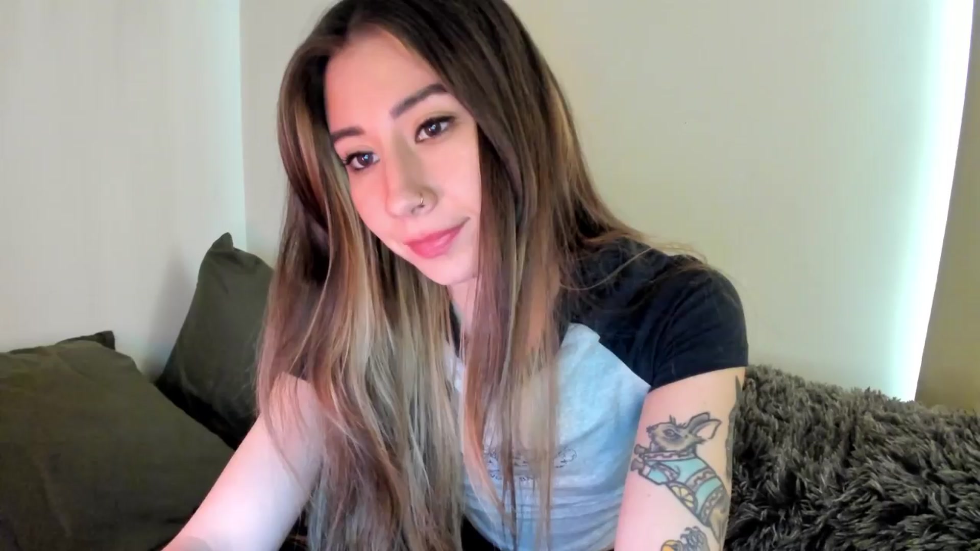 Gallery image thumbnail from killerloryy's myfreecams stream on, 03/27/2024, 18:58 image 19 of 20