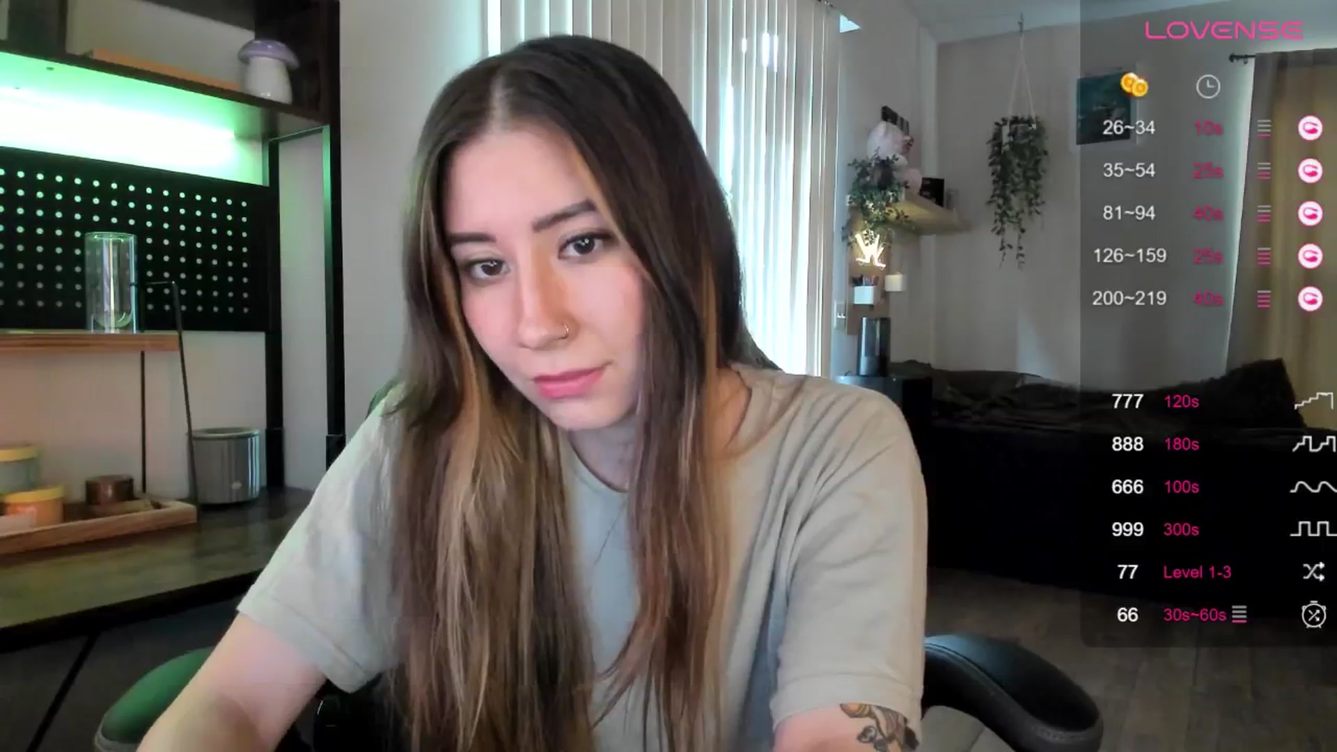 Gallery image thumbnail from killerloryy's myfreecams stream on, 04/24/2024, 19:37 image 15 of 20