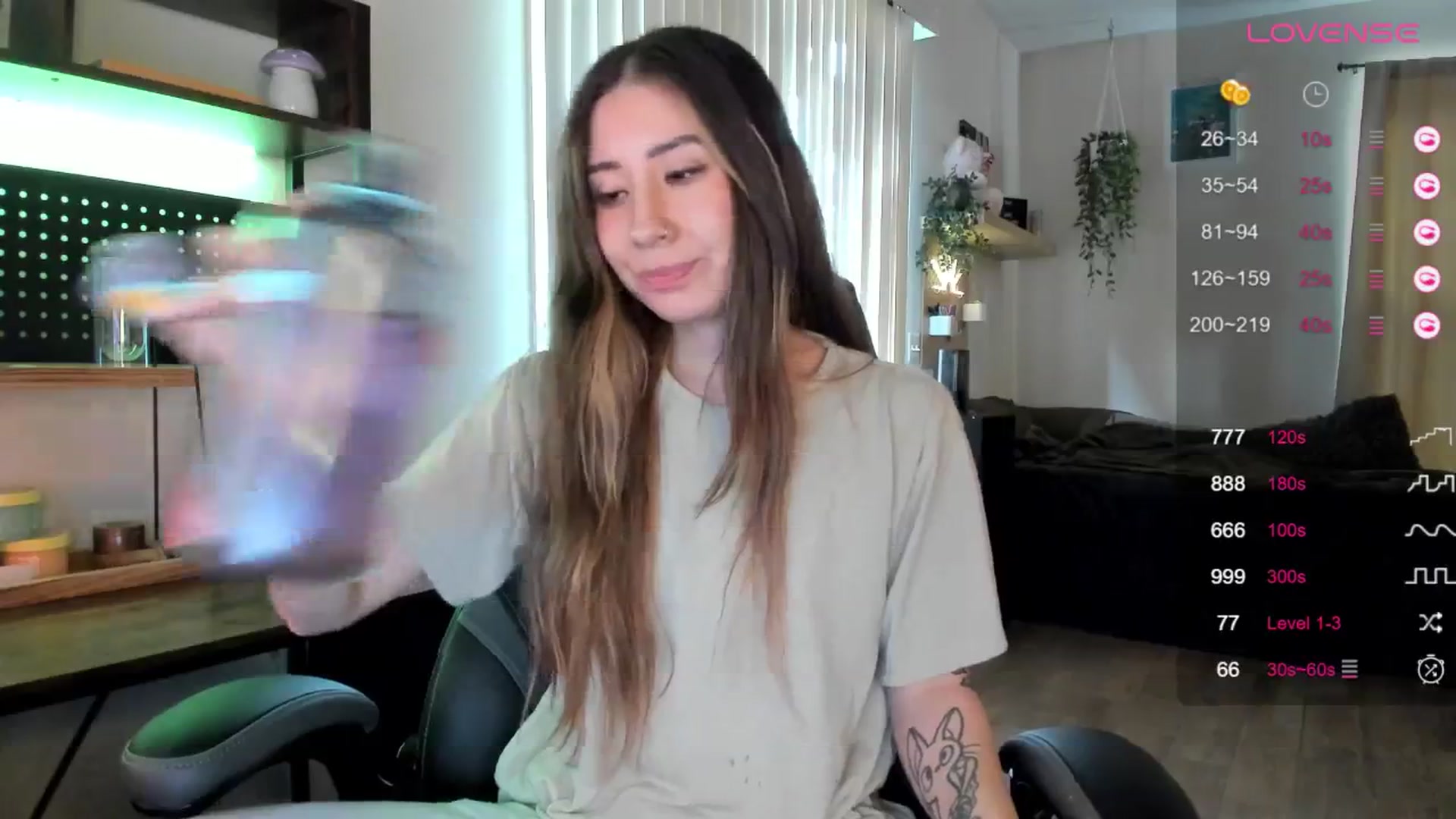 Gallery image thumbnail from killerloryy's myfreecams stream on, 04/24/2024, 19:37 image 14 of 20