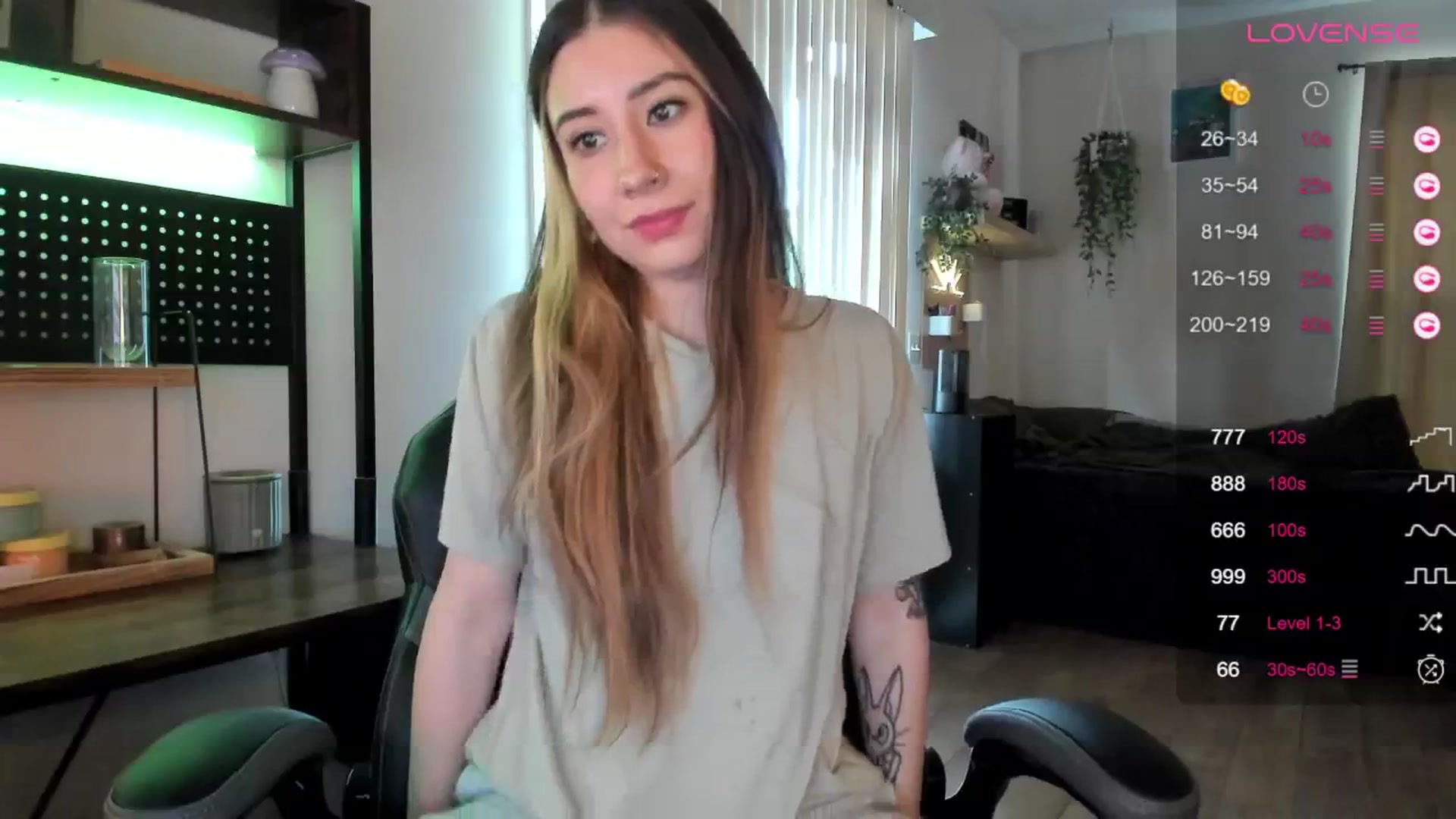 Gallery image thumbnail from killerloryy's myfreecams stream on, 04/24/2024, 19:37 image 16 of 20