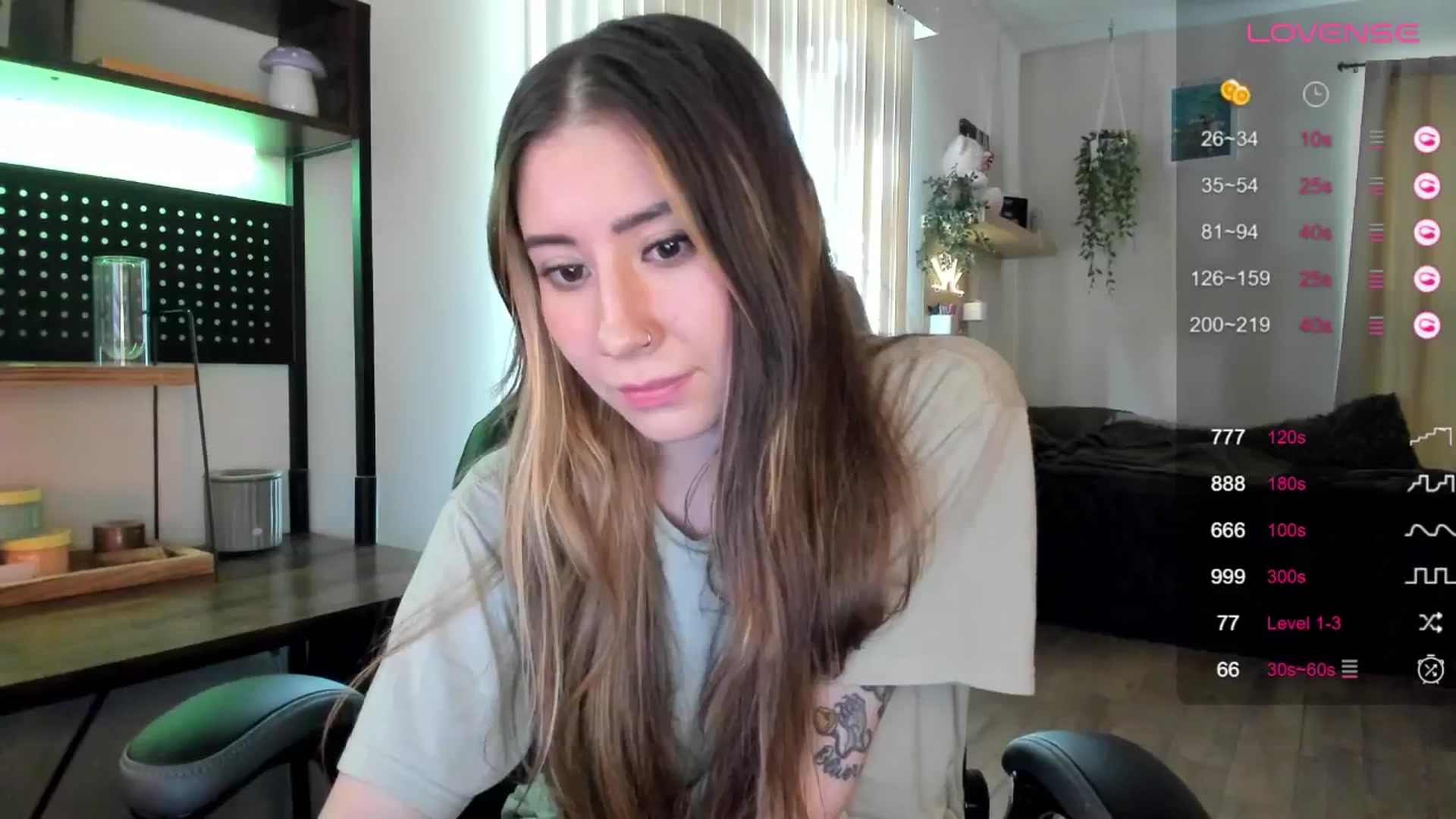 Gallery image thumbnail from killerloryy's myfreecams stream on, 04/24/2024, 19:37 image 11 of 20