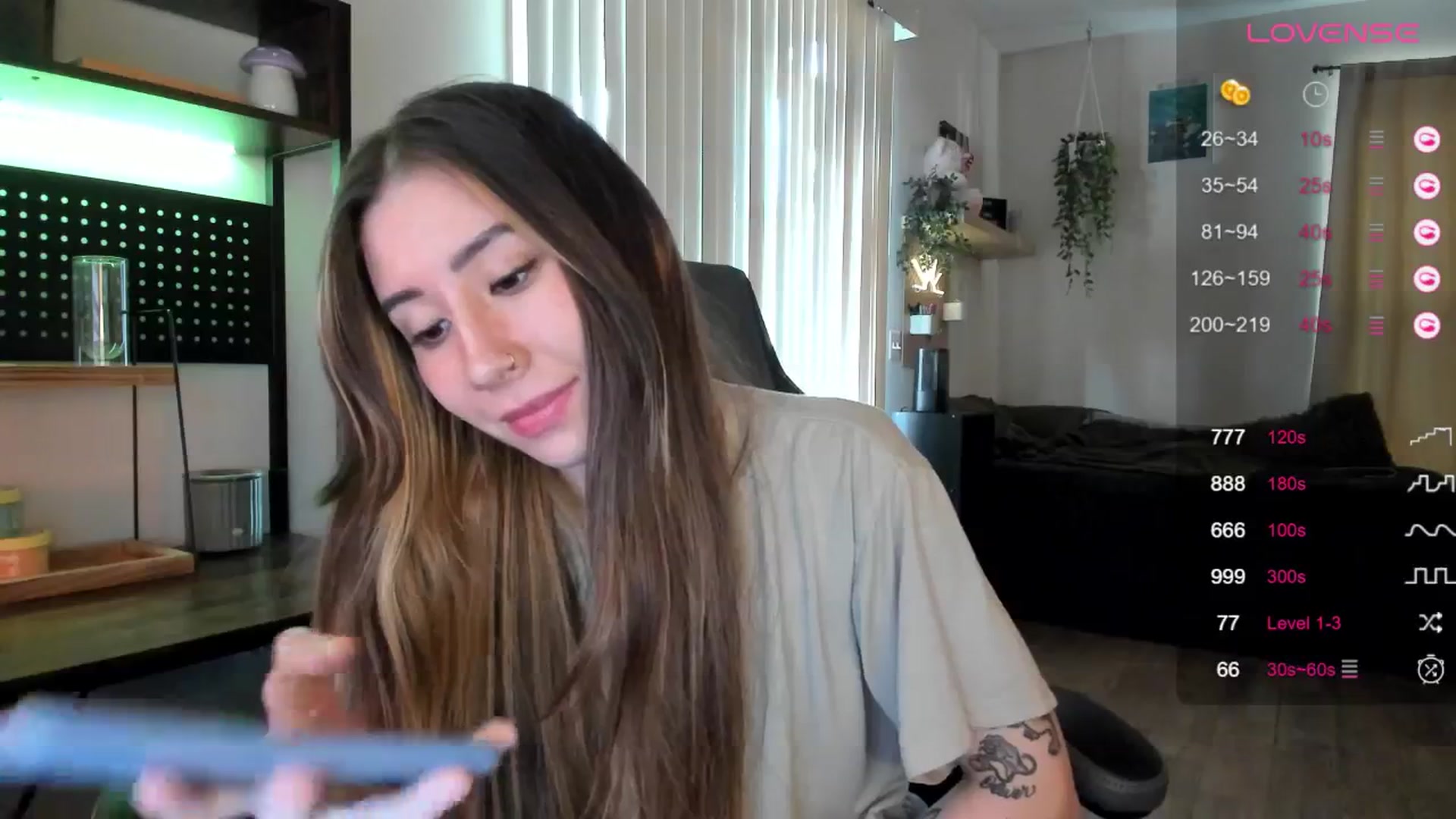 Gallery image thumbnail from killerloryy's myfreecams stream on, 04/24/2024, 19:37 image 19 of 20