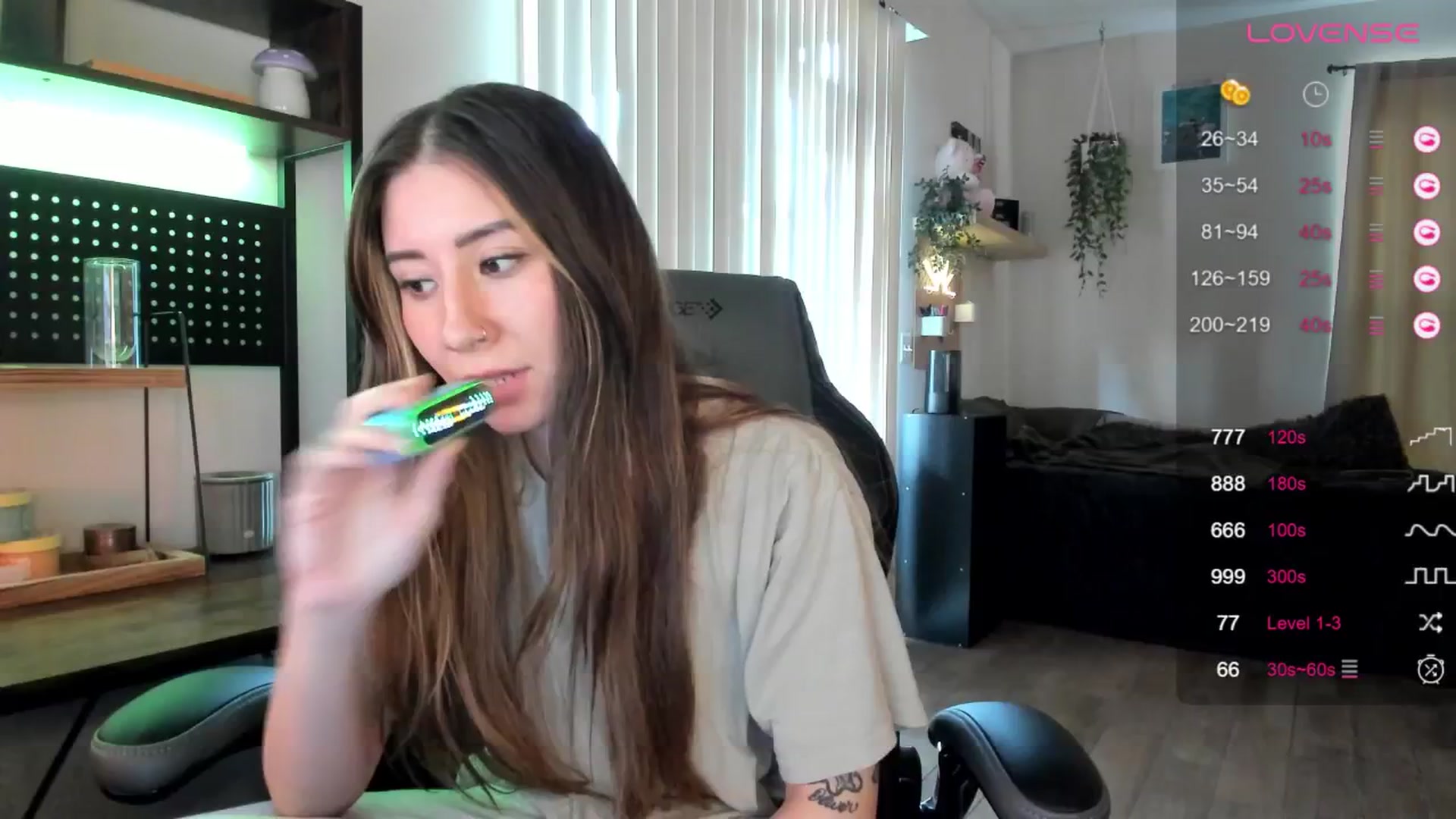Gallery image thumbnail from killerloryy's myfreecams stream on, 04/24/2024, 19:37 image 4 of 20