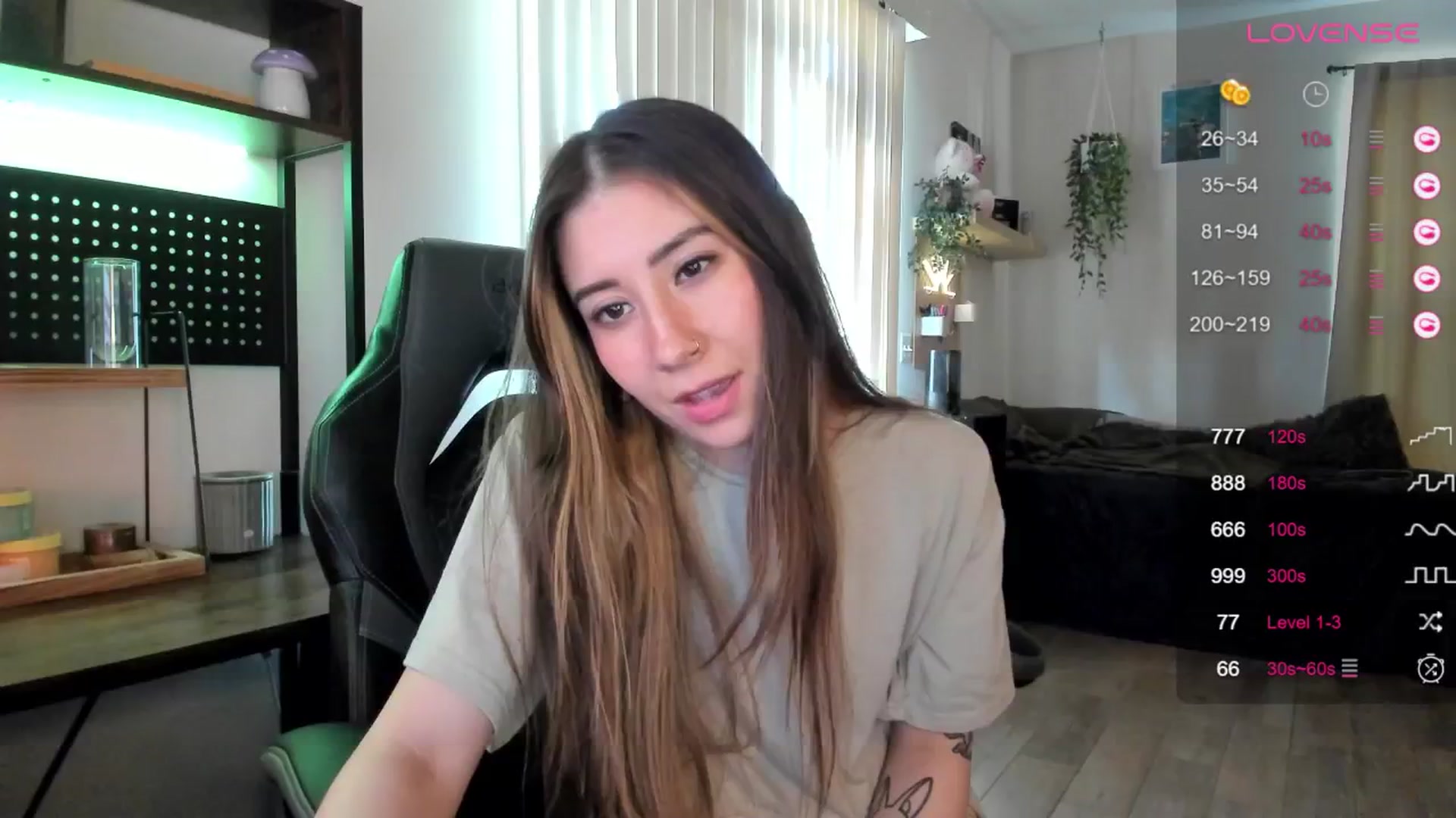 Gallery image thumbnail from killerloryy's myfreecams stream on, 04/24/2024, 19:37 image 1 of 20