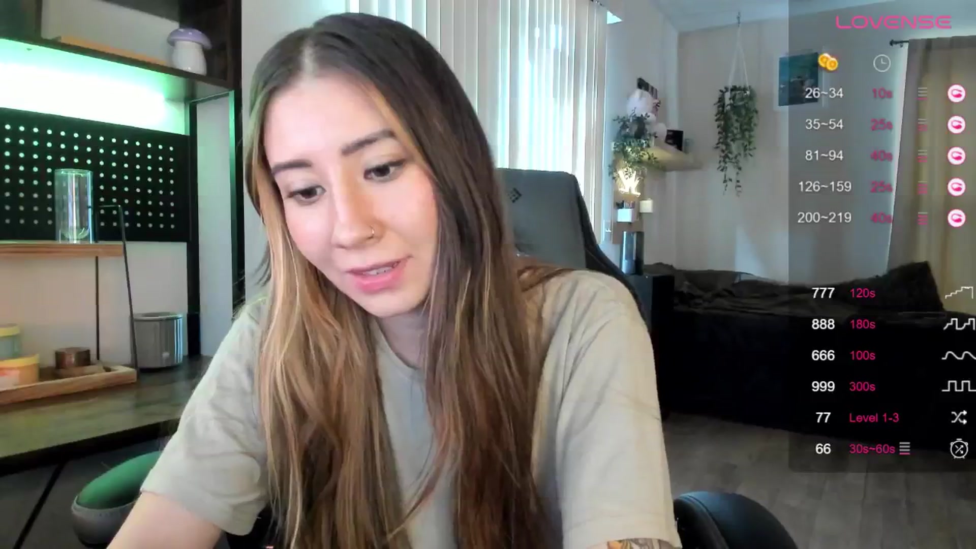 Gallery image thumbnail from killerloryy's myfreecams stream on, 04/24/2024, 19:37 image 8 of 20