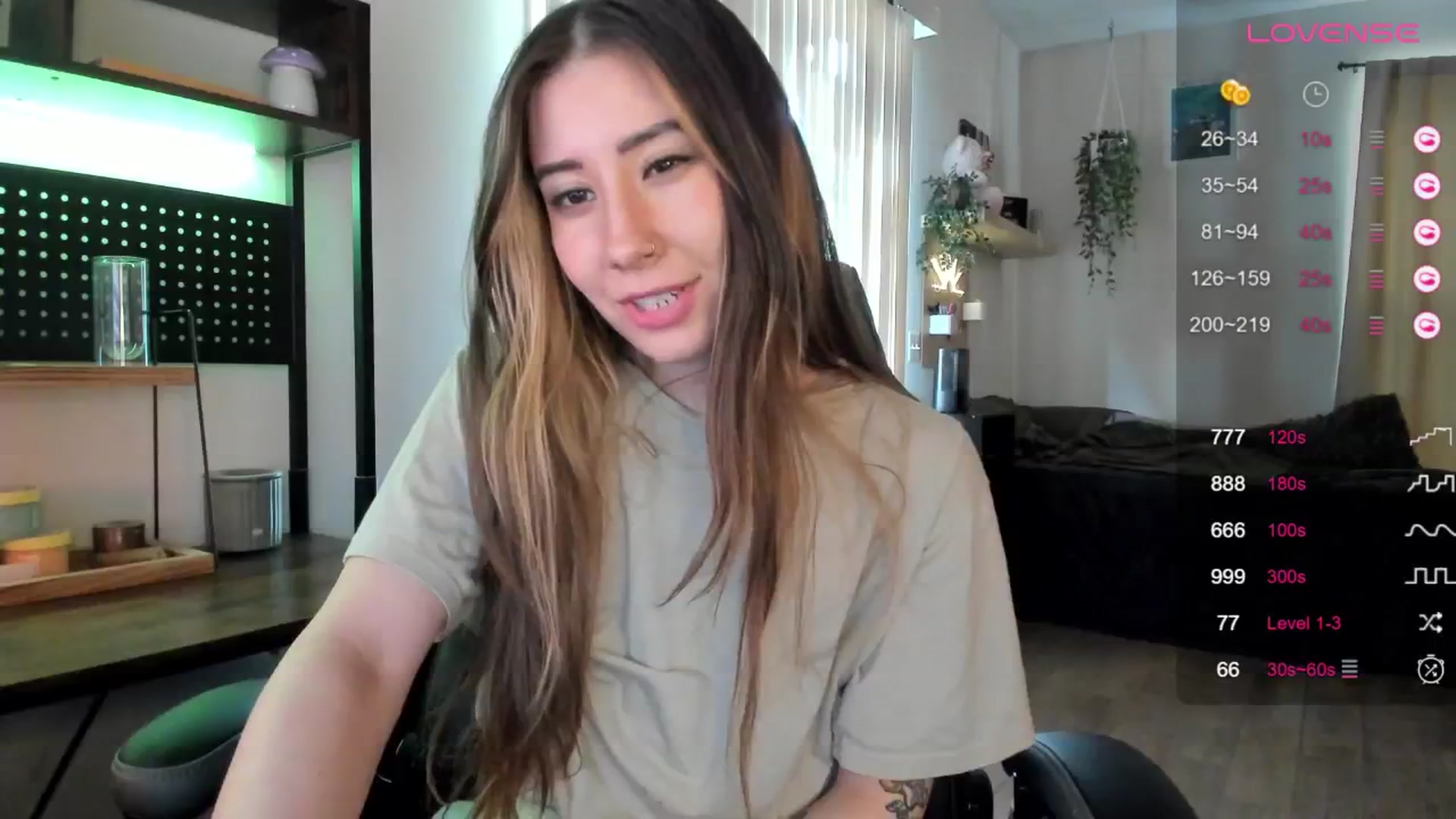 Gallery image thumbnail from killerloryy's myfreecams stream on, 04/24/2024, 19:37 image 12 of 20