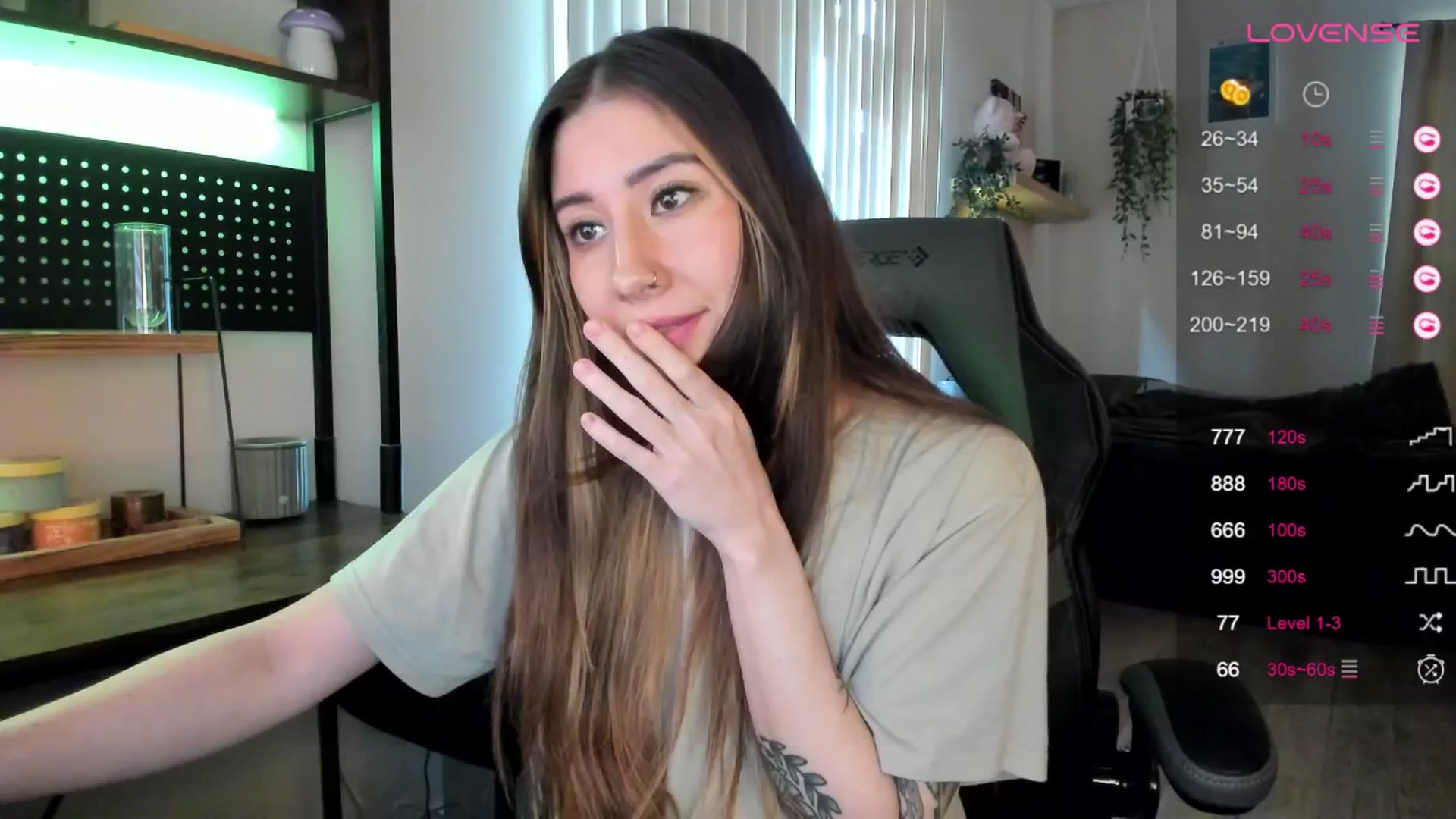 Gallery image thumbnail from killerloryy's myfreecams stream on, 04/24/2024, 21:37 image 11 of 20