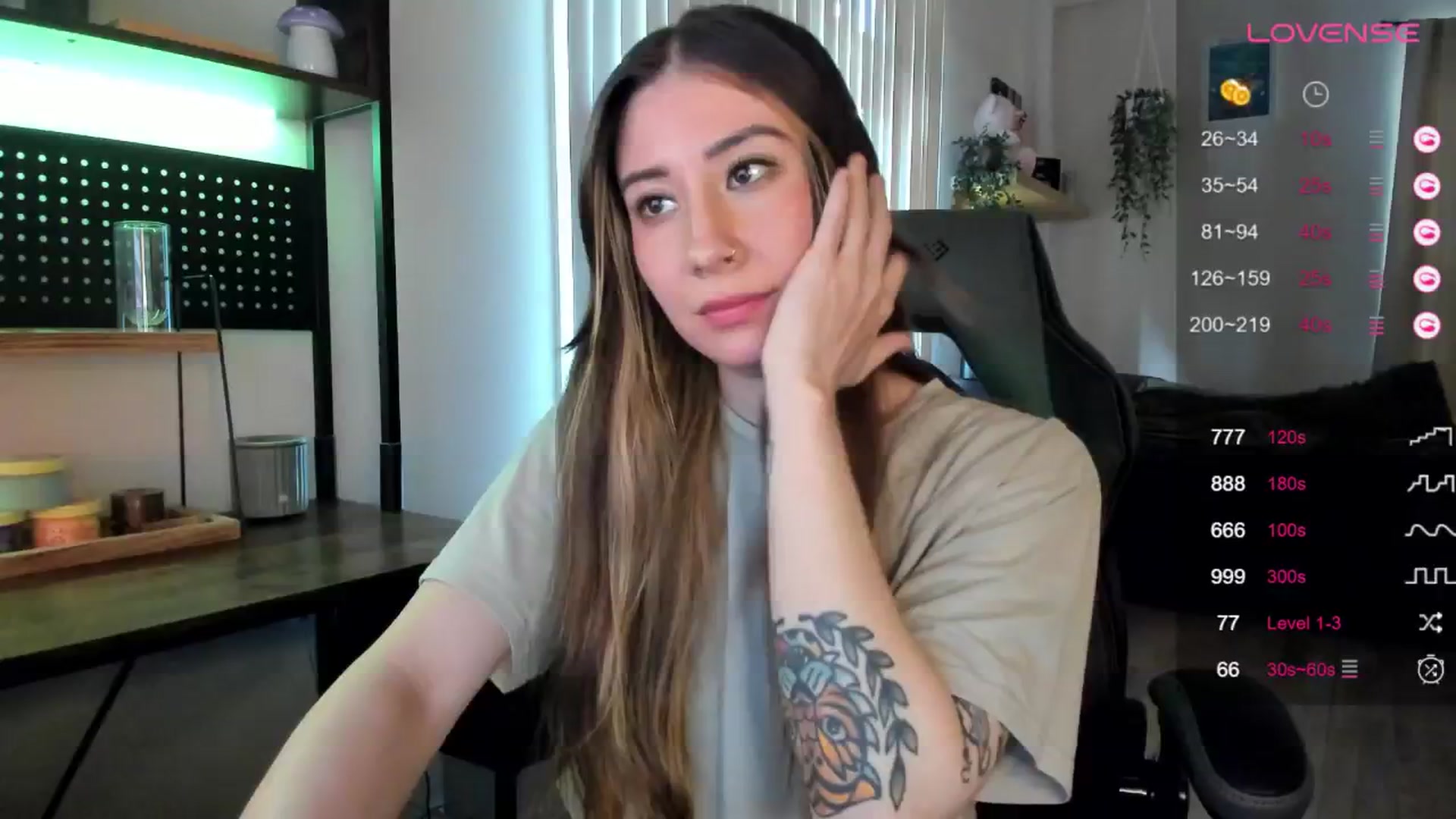 Gallery image thumbnail from killerloryy's myfreecams stream on, 04/24/2024, 21:37 image 9 of 20